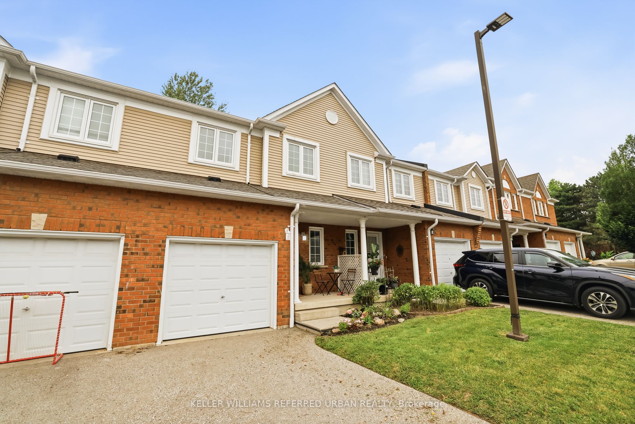 10 Bassett Boulevard 25, Whitby, ON L1N 9C3 photo 3
