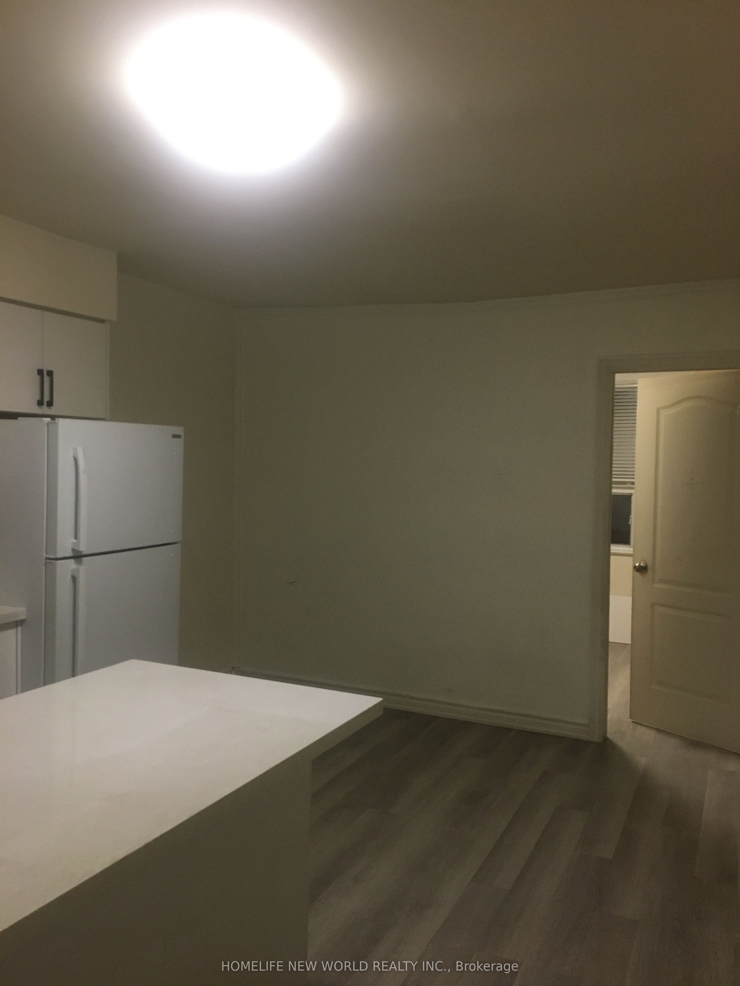 270 Coxwell Avenue B, Toronto, ON M4L 3B6 photo 3