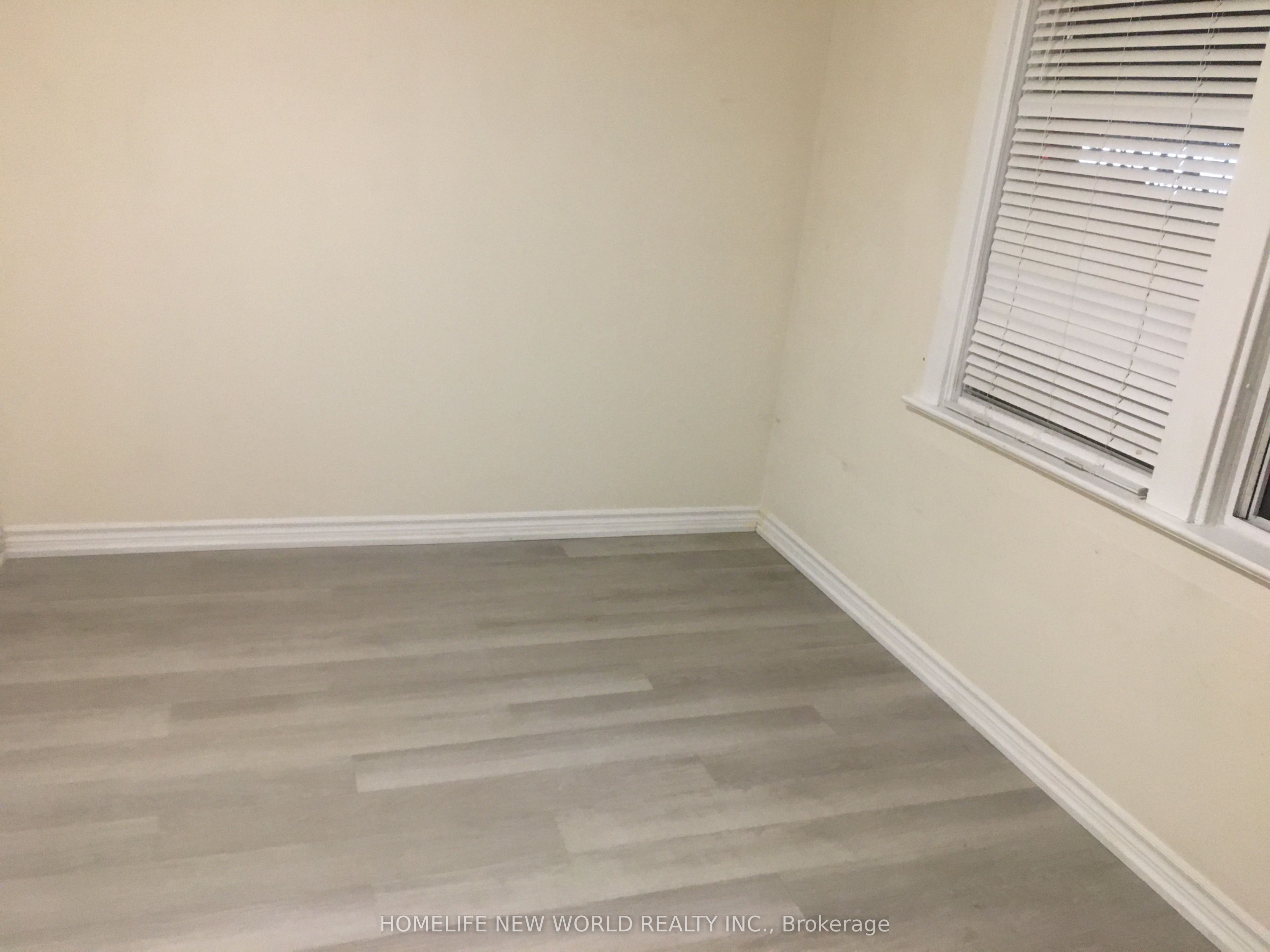 270 Coxwell Avenue B, Toronto, ON M4L 3B6 photo 4