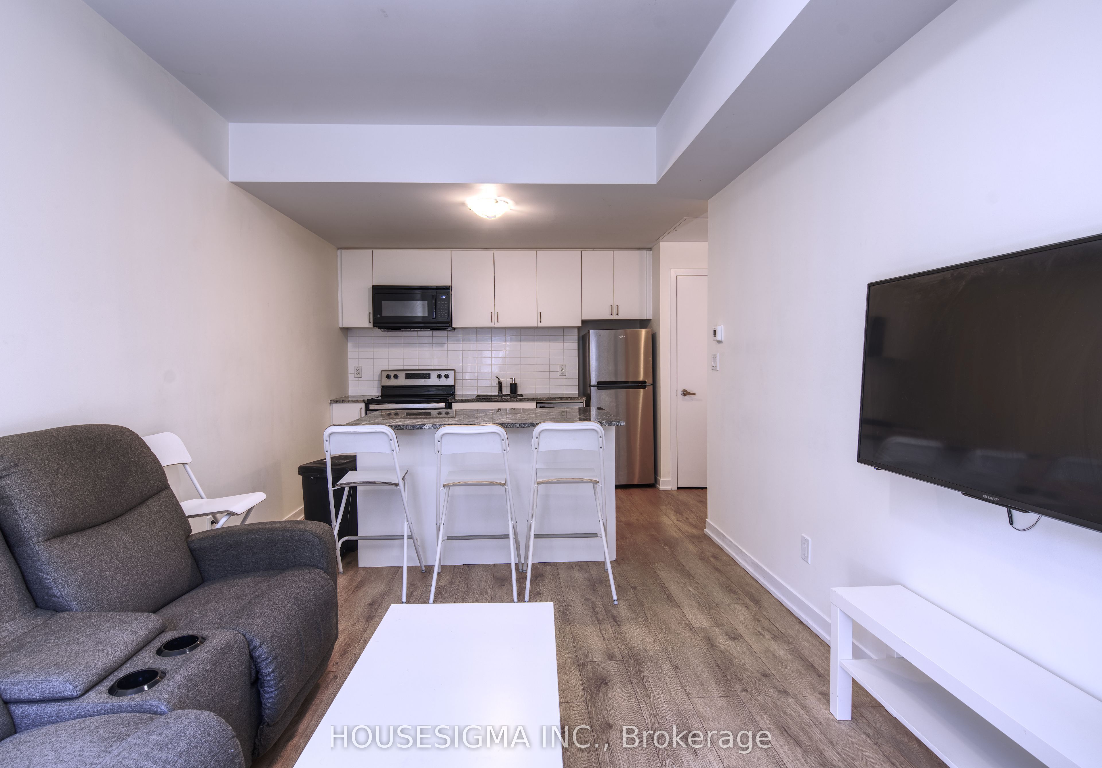 1720 Simcoe Street N 28, Oshawa, ON L1G 0C3 photo 4