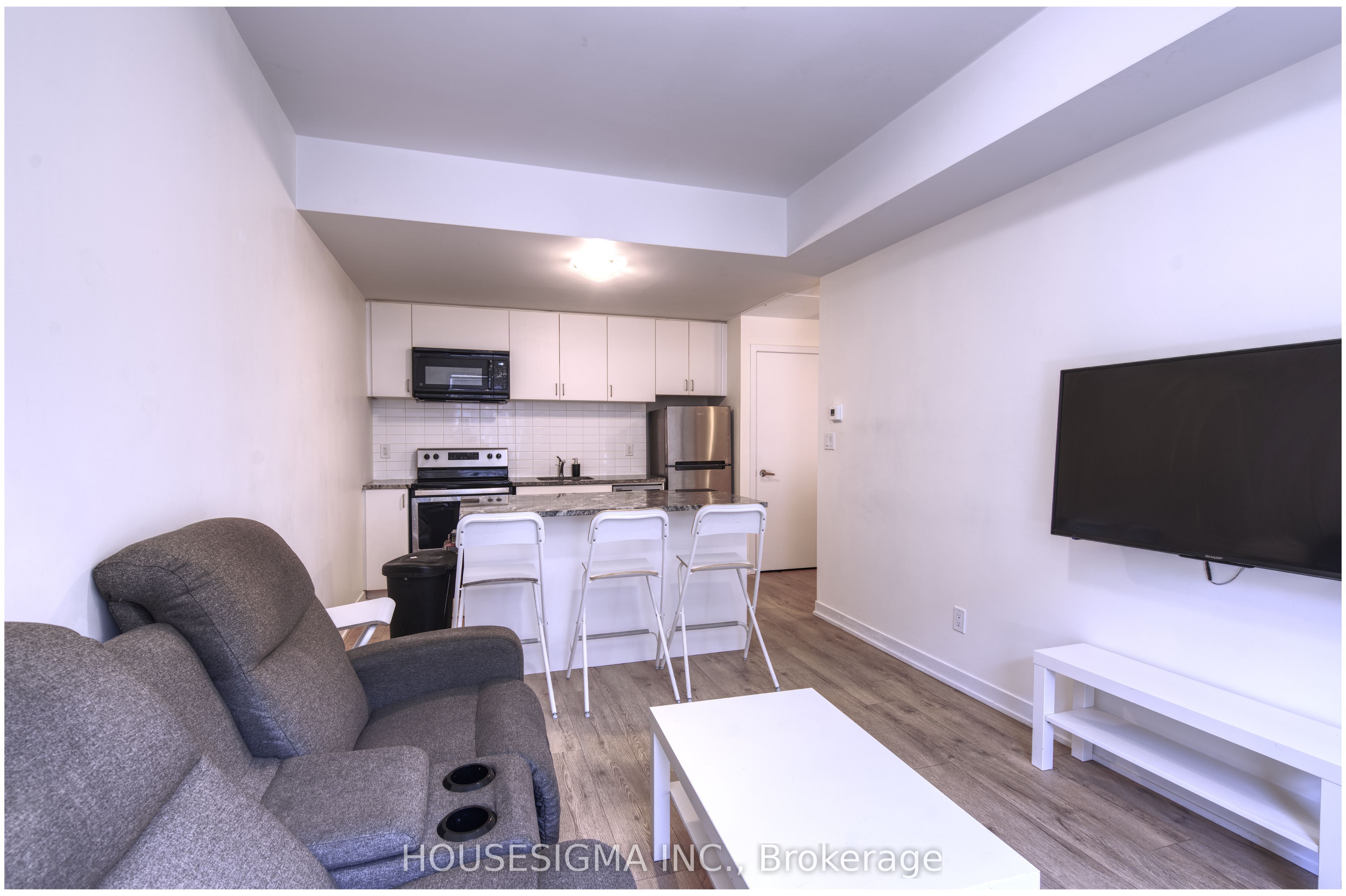 1720 Simcoe Street N 28, Oshawa, ON L1G 0C3 photo 5