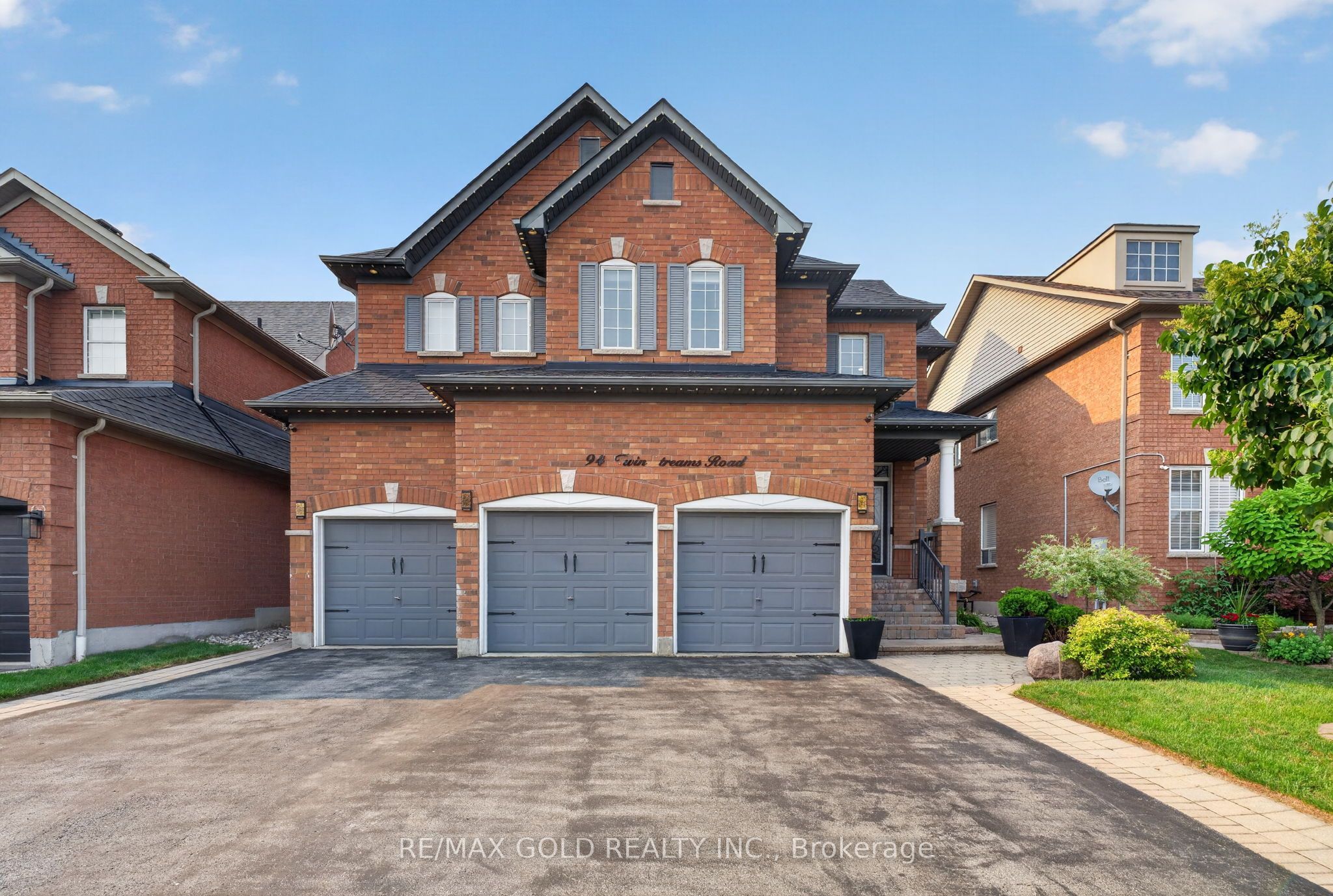 94 Twin Streams Road, Whitby, ON L1P 0A4 photo 2