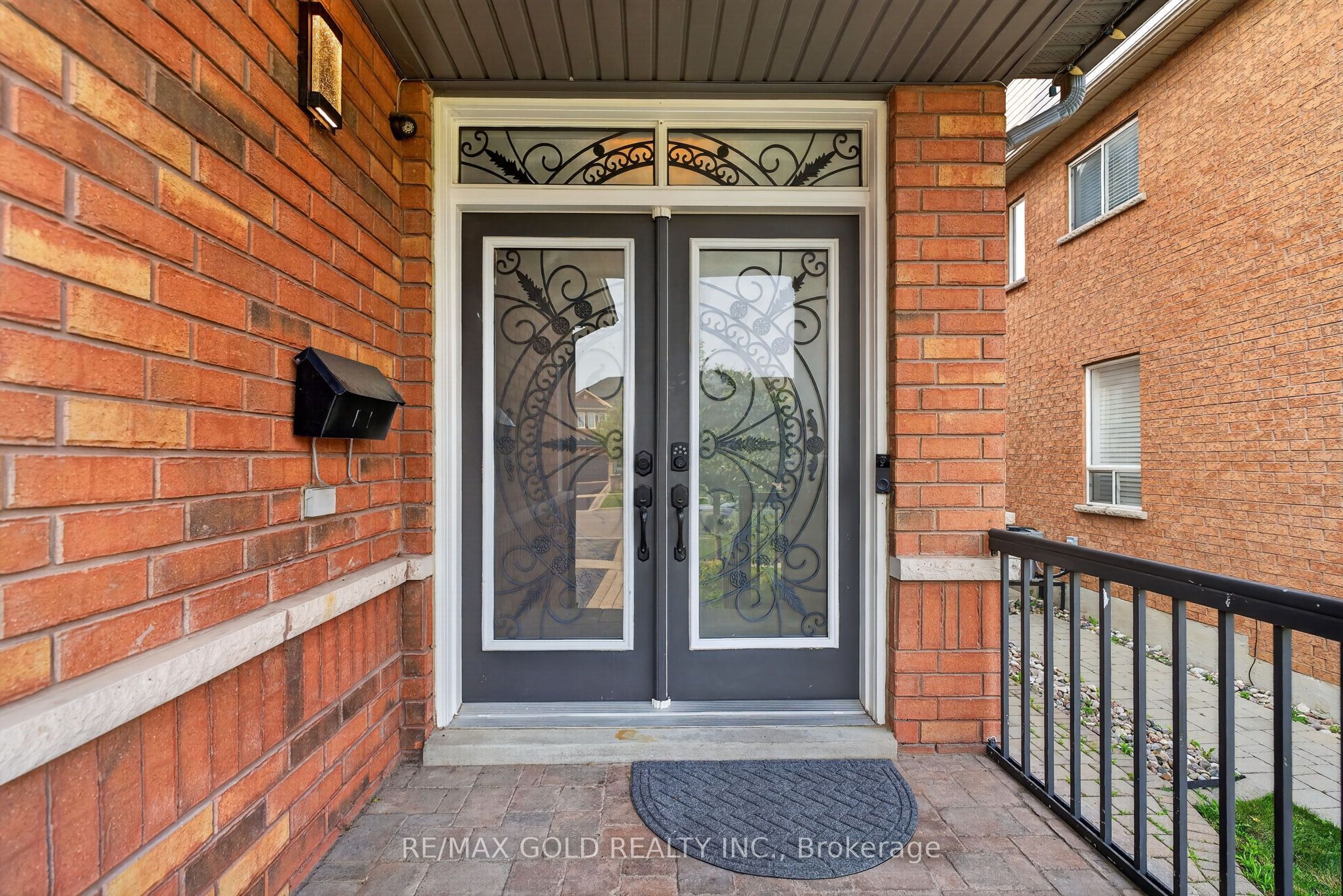 94 Twin Streams Road, Whitby, ON L1P 0A4 photo 3