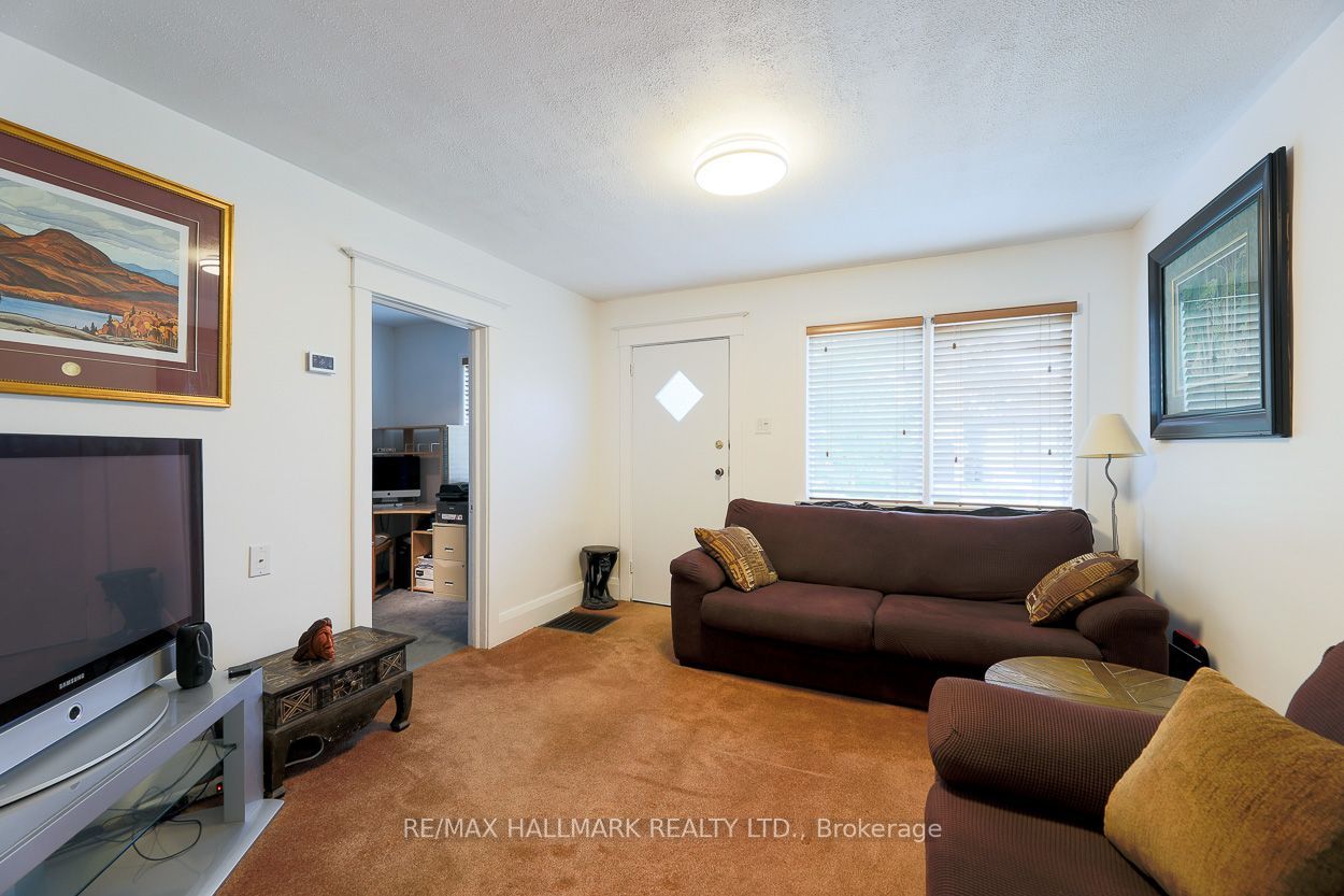 58 Claremore Avenue, Toronto, ON M1N 3R9 photo 2
