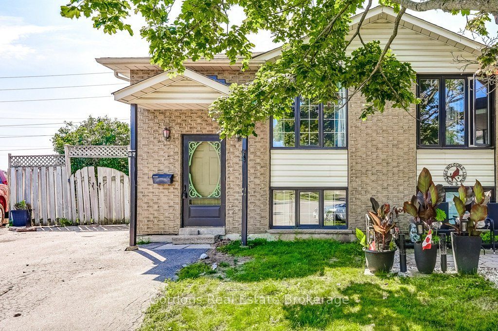97 John Scott Court, Clarington, ON L1C 4L1 photo 2