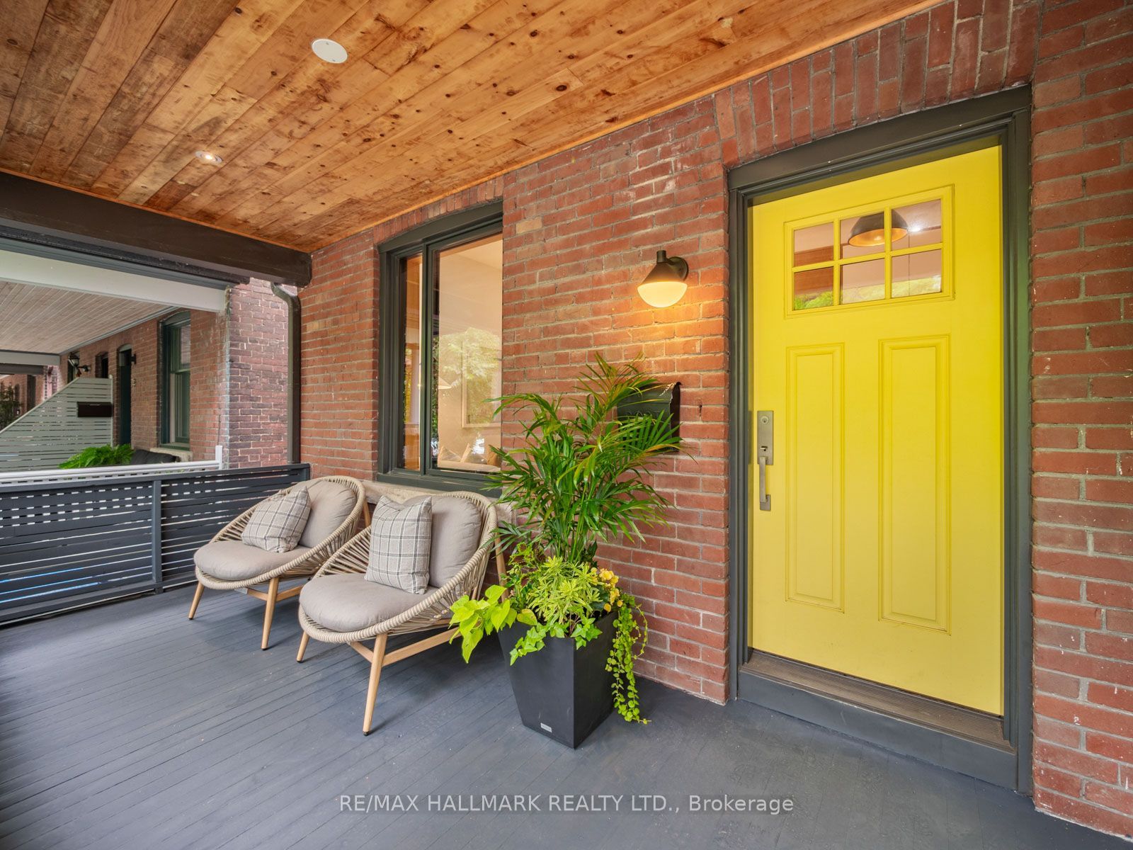 80 Winnifred Avenue, Toronto, ON M4M 2X3 photo 2