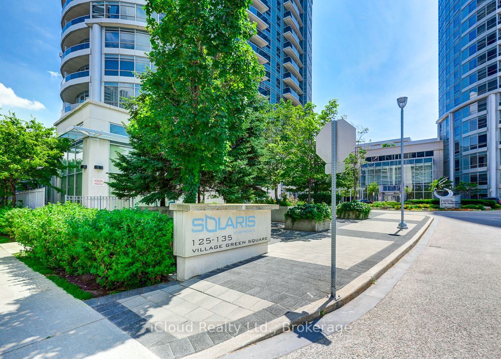 125 Village Green Square 1712, Toronto, ON M1S 0G3