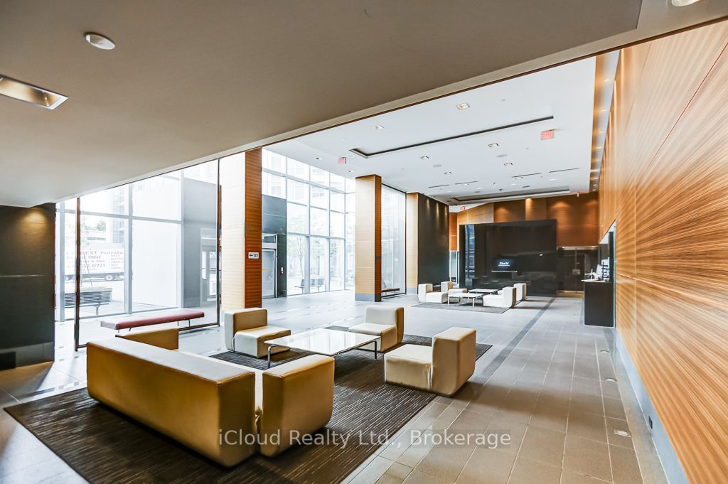 125 Village Green Square 1712, Toronto, ON M1S 0G3 photo 4