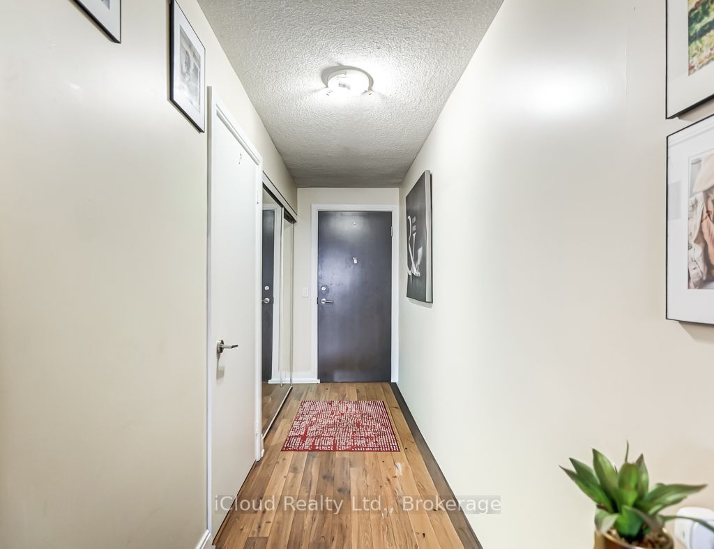 125 Village Green Square 1712, Toronto, ON M1S 0G3 photo 5