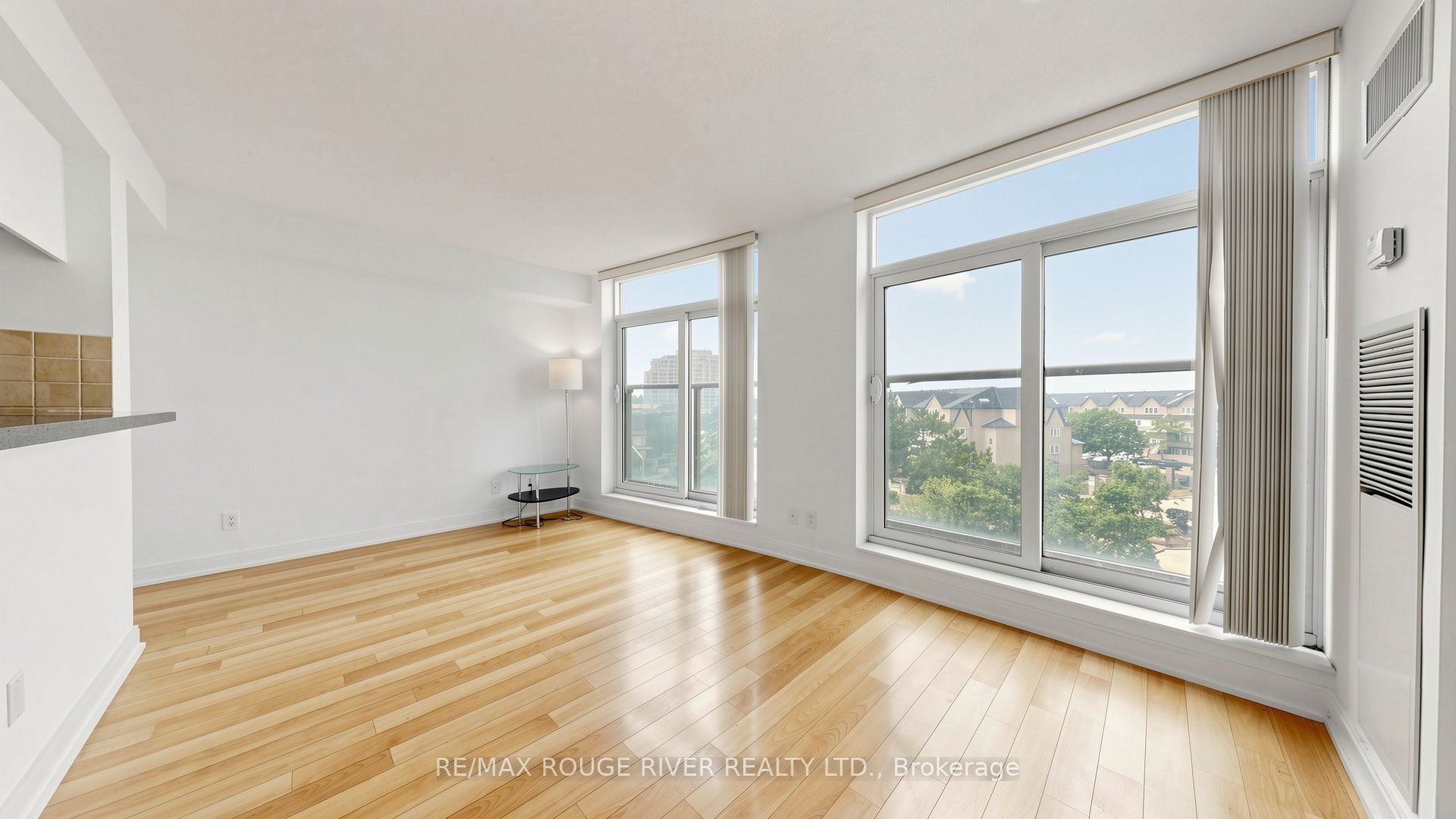 238 Bonis Avenue 523, Toronto, ON M1T 3W7 photo 4