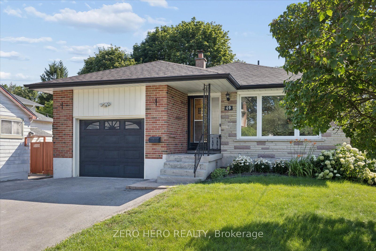 49 Rosehill Boulevard, Oshawa, ON L1J 5G6 photo 2