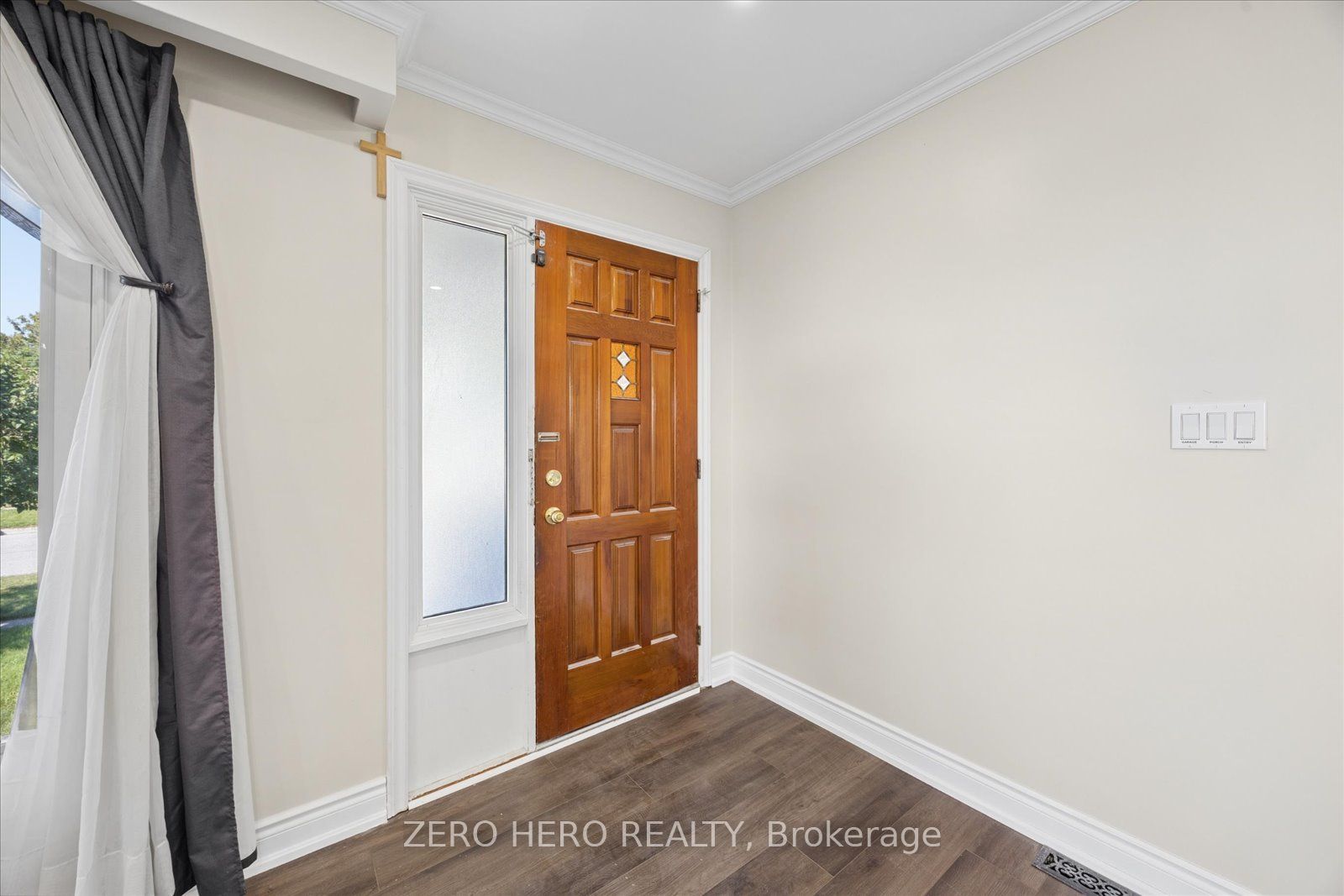 49 Rosehill Boulevard, Oshawa, ON L1J 5G6 photo 4