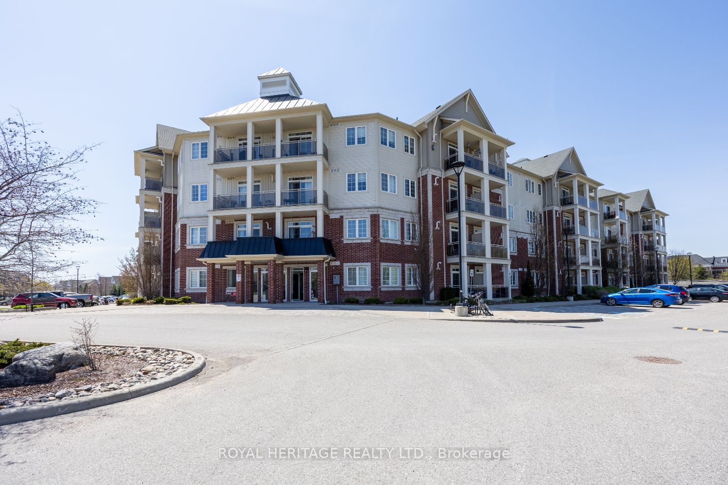 80 Aspen Springs Drive 220, Clarington, ON L1C 0V4 photo 2