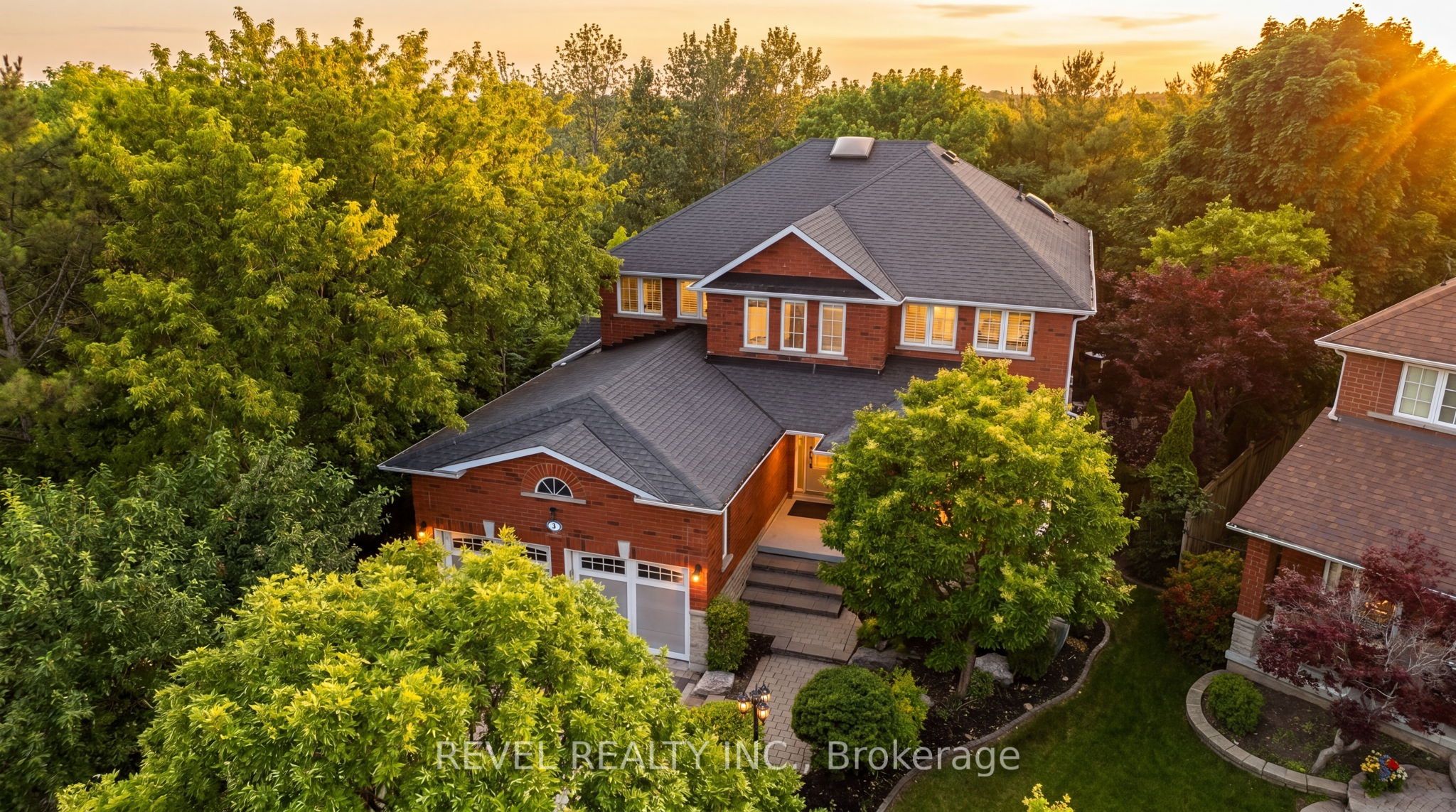 7 Callander Court, Ajax, ON L1S 7M5