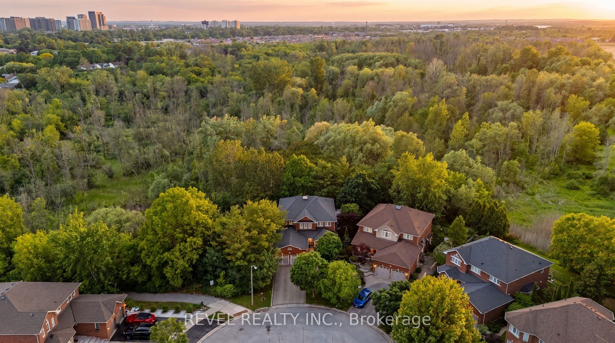 7 Callander Court, Ajax, ON L1S 7M5 photo 3