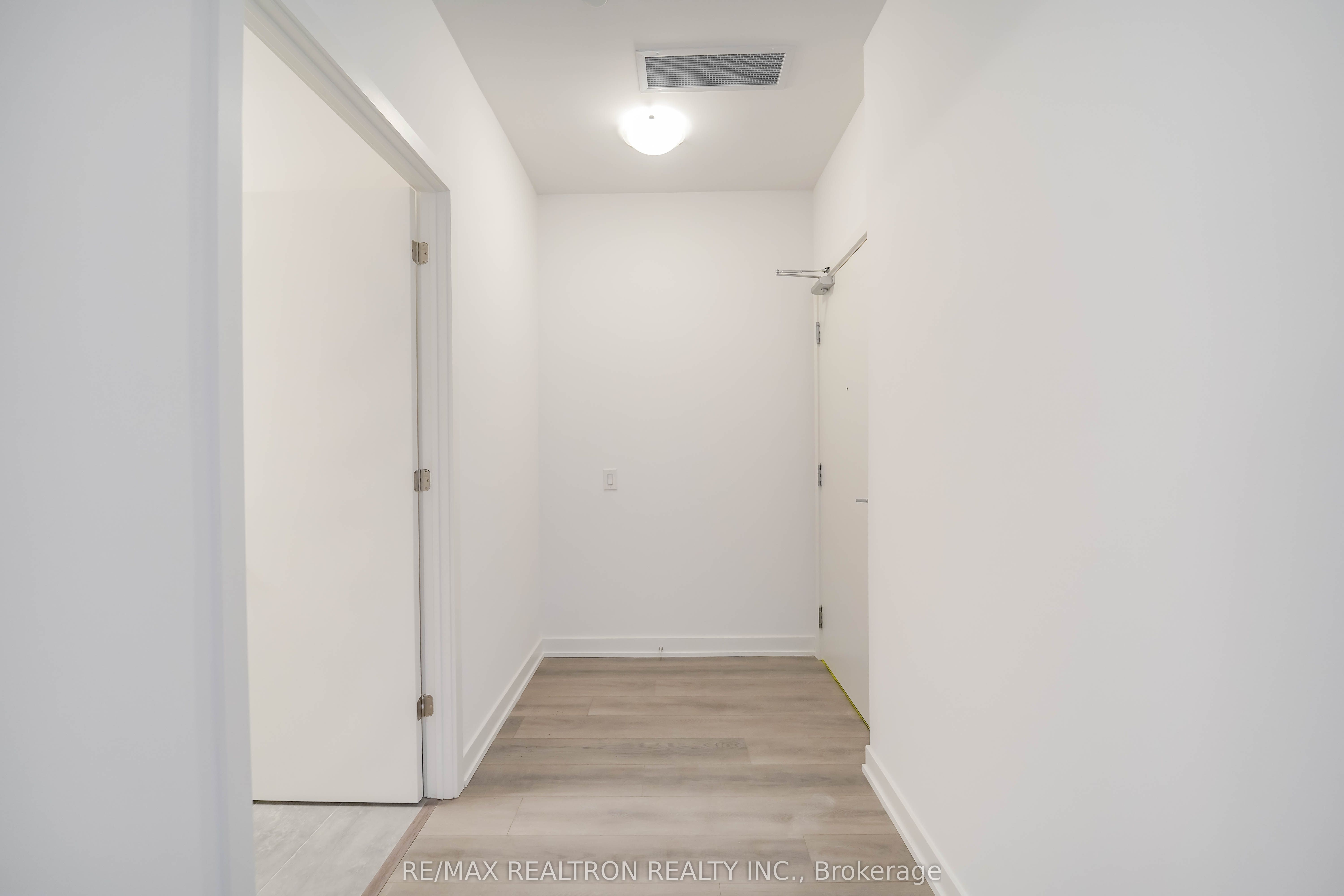 7439 Kingston Road 101, Toronto, ON M1B 0G1 photo 5