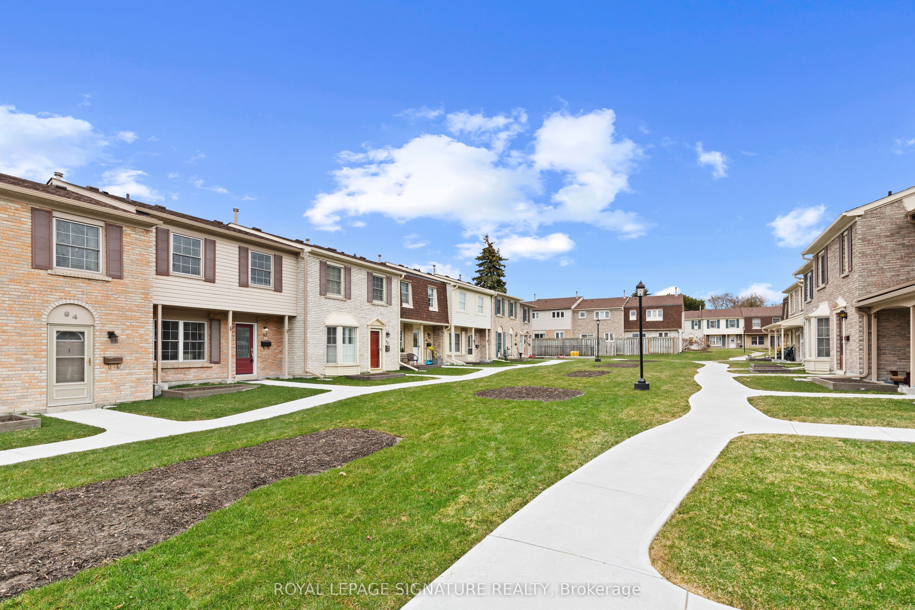 580 Eyer Drive 42, Pickering, ON L1W 3B7 photo 3