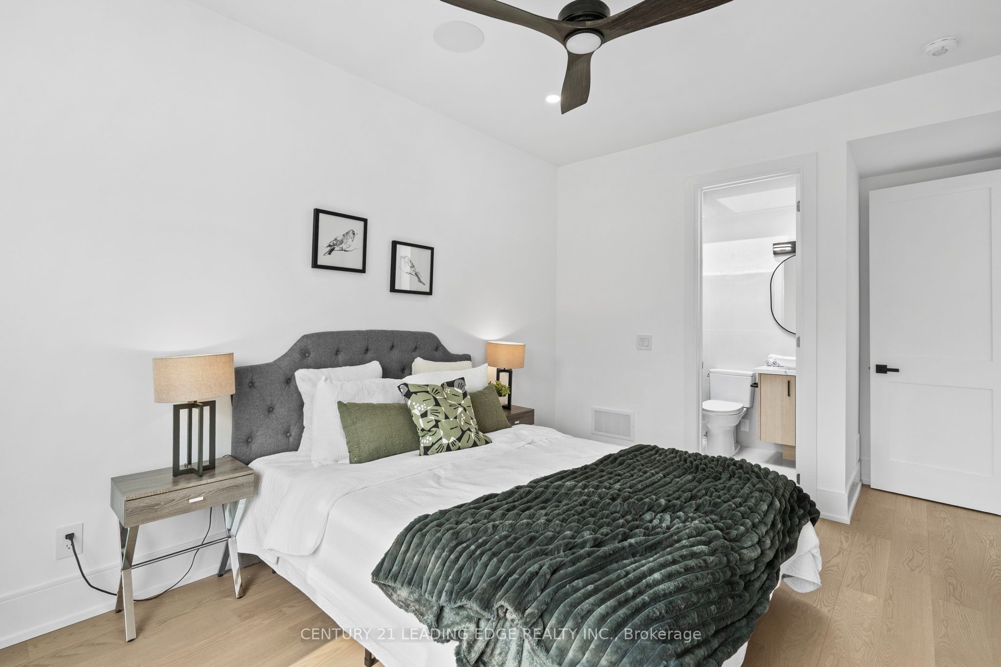 147 Durant Avenue, Toronto, ON M4J 4W4 photo 3