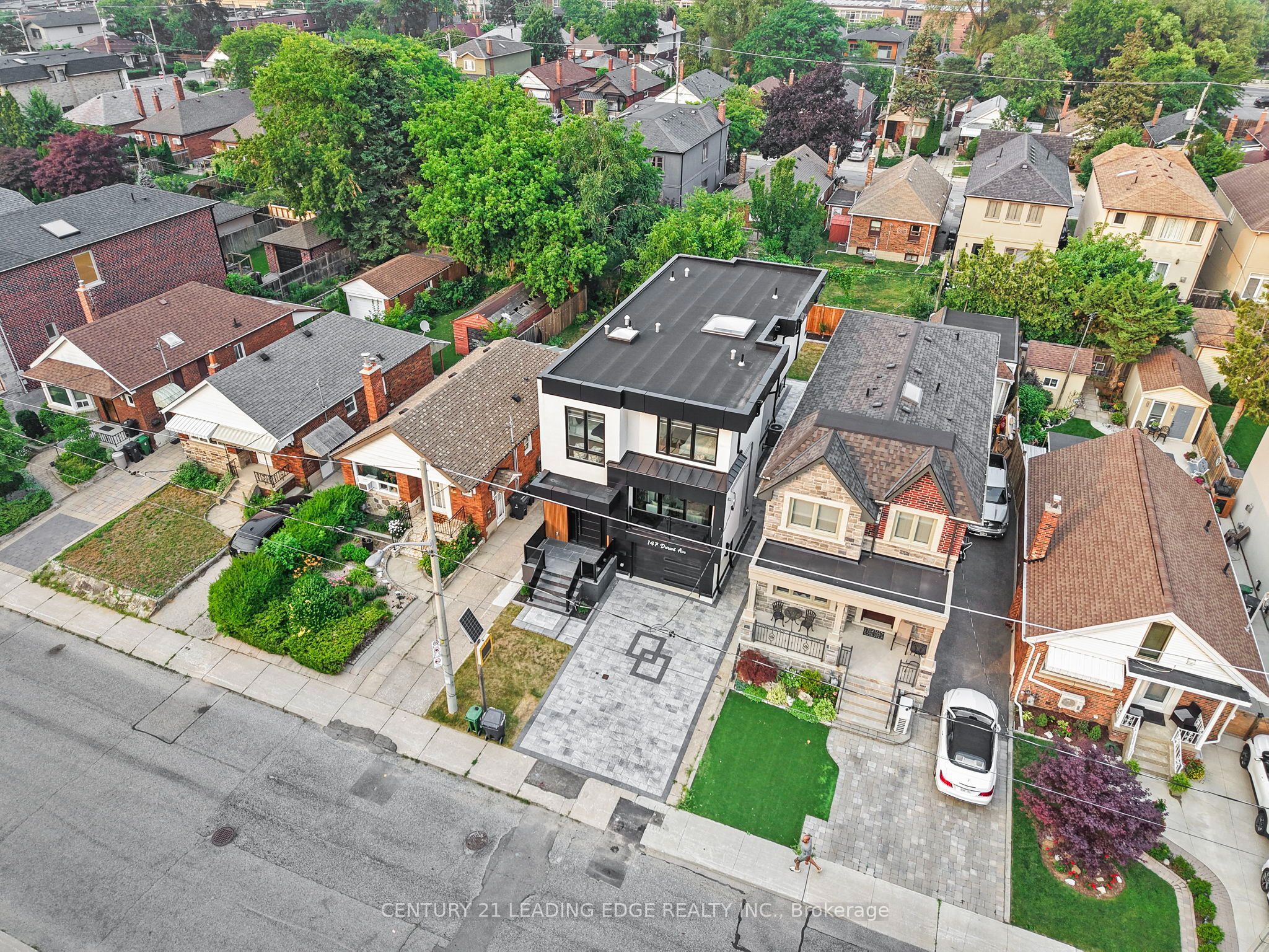 147 Durant Avenue, Toronto, ON M4J 4W4 photo 4