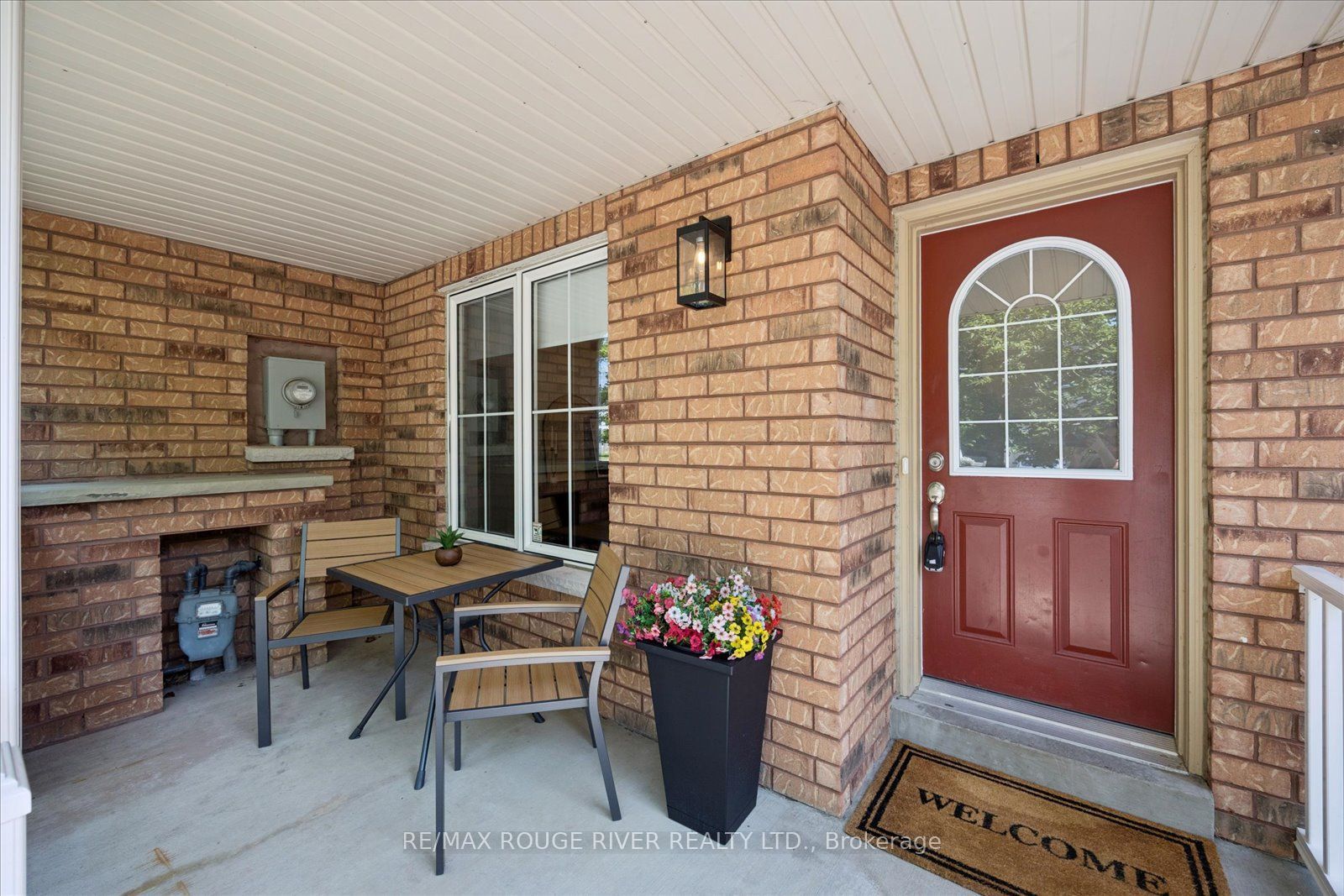 37 Burwell Street, Whitby, ON L1R 0B7 photo 2
