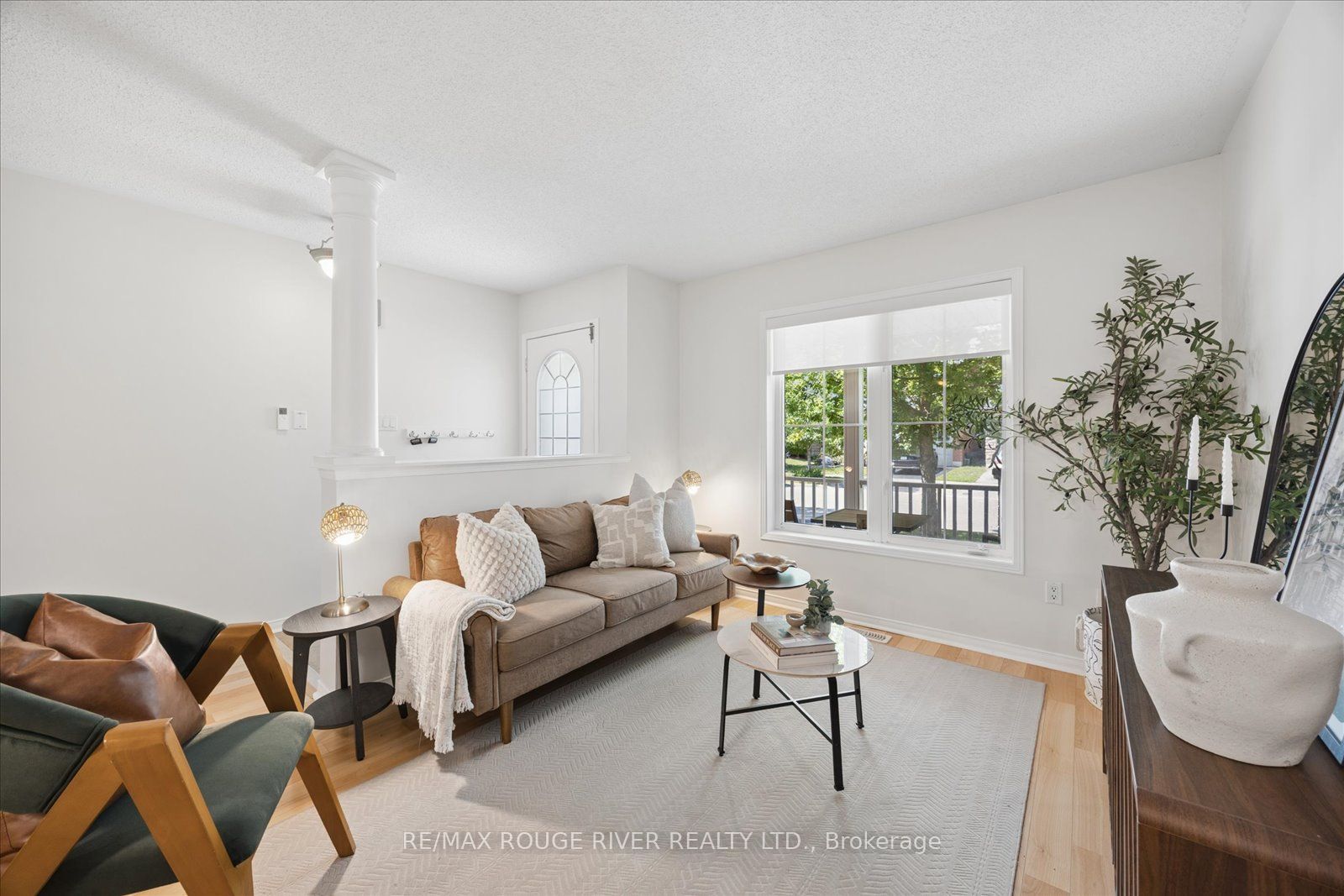 37 Burwell Street, Whitby, ON L1R 0B7 photo 4