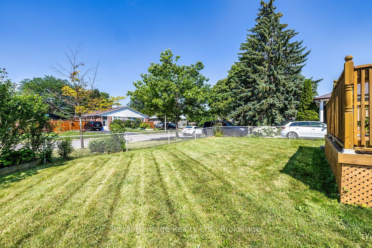 42 Thorncroft Crescent, Ajax, ON L1S 2S2 photo 4