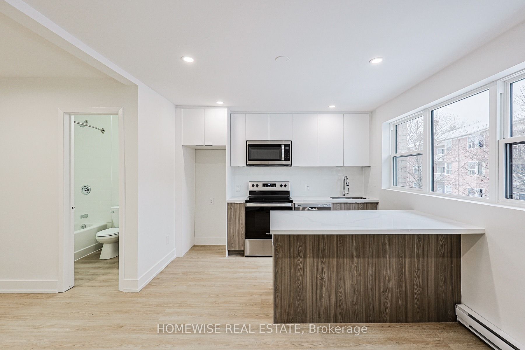 100 Liberty Street N 10B, Clarington, ON L1C 2M1