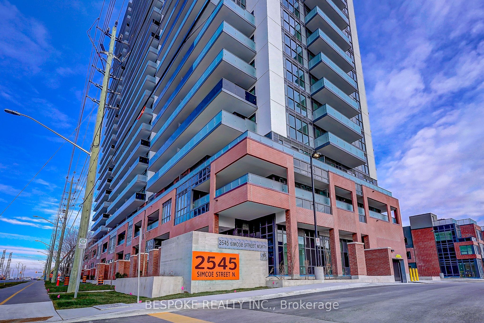 2545 Simcoe Street N 703, Oshawa, ON L1L 0W3