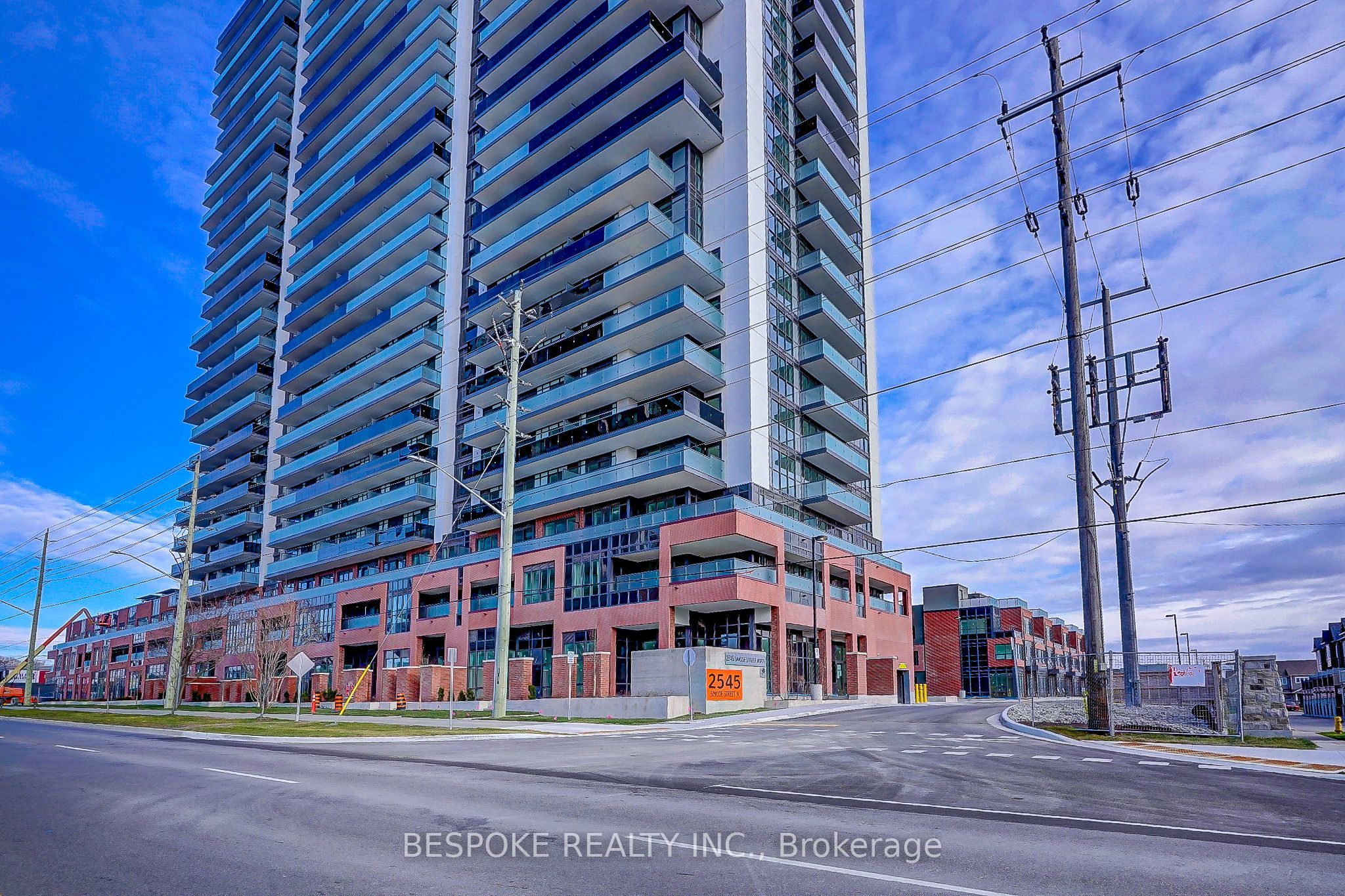 2545 Simcoe Street N 703, Oshawa, ON L1L 0W3 photo 2