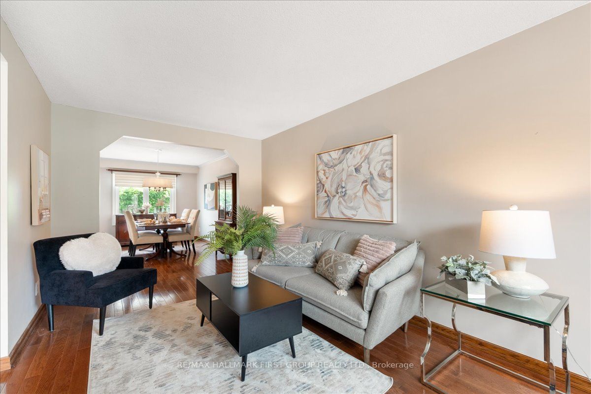 1276 Maple Ridge Drive, Pickering, ON L1X 1H5 photo 5
