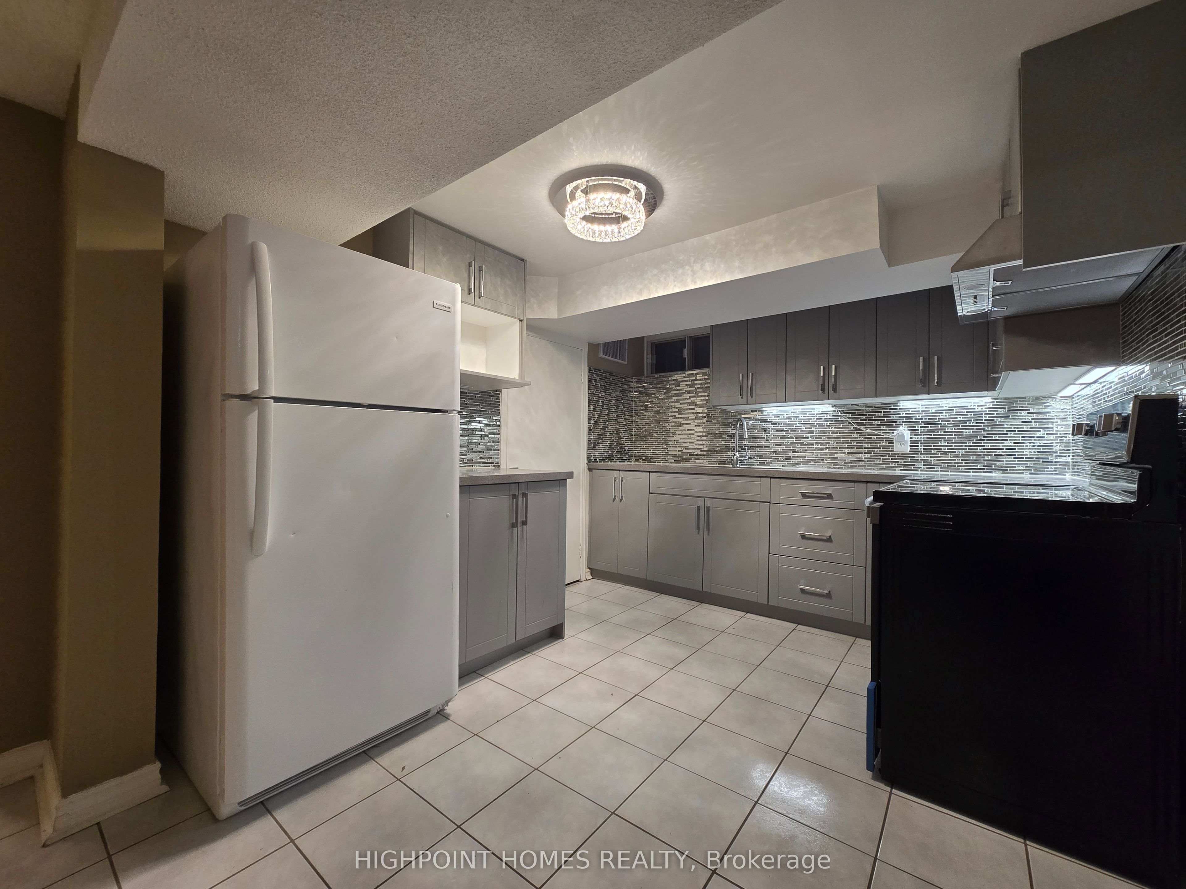 25 Chandler Drive Lower, Toronto, ON M1G 1Z1 photo 3