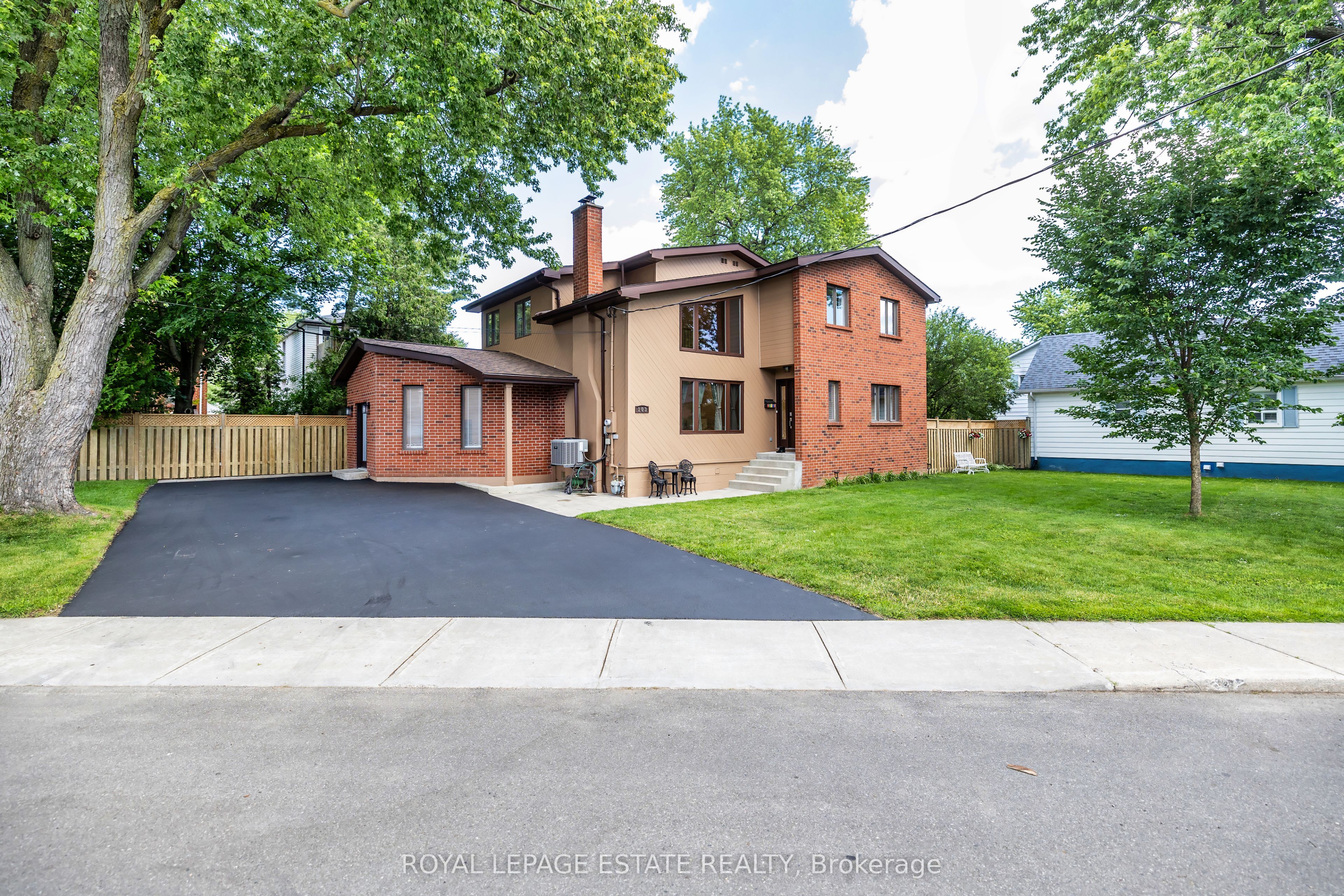 103 Aylesworth Avenue, Toronto, ON M1N 2J7