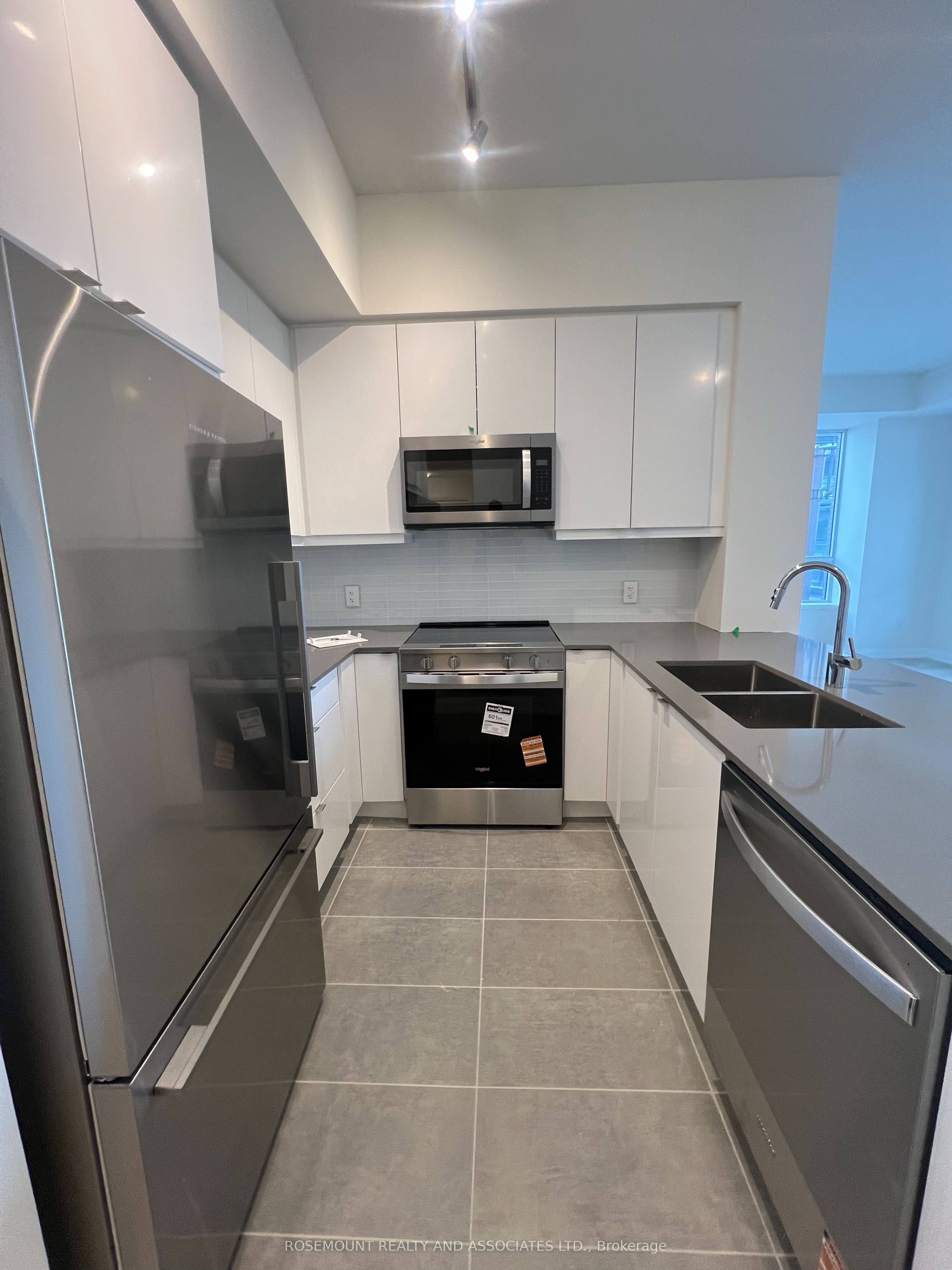 3260 Sheppard Avenue E 1004, Toronto, ON M1T 0B5 photo 4