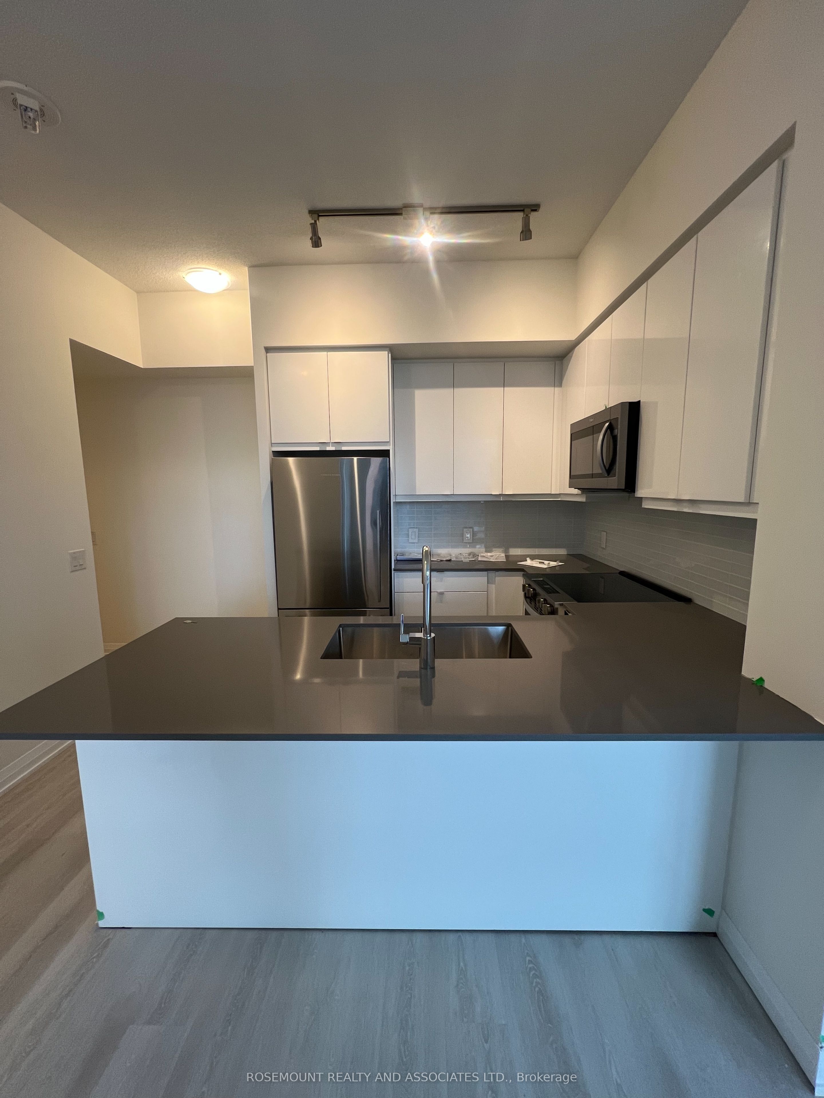 3260 Sheppard Avenue E 1004, Toronto, ON M1T 0B5 photo 5