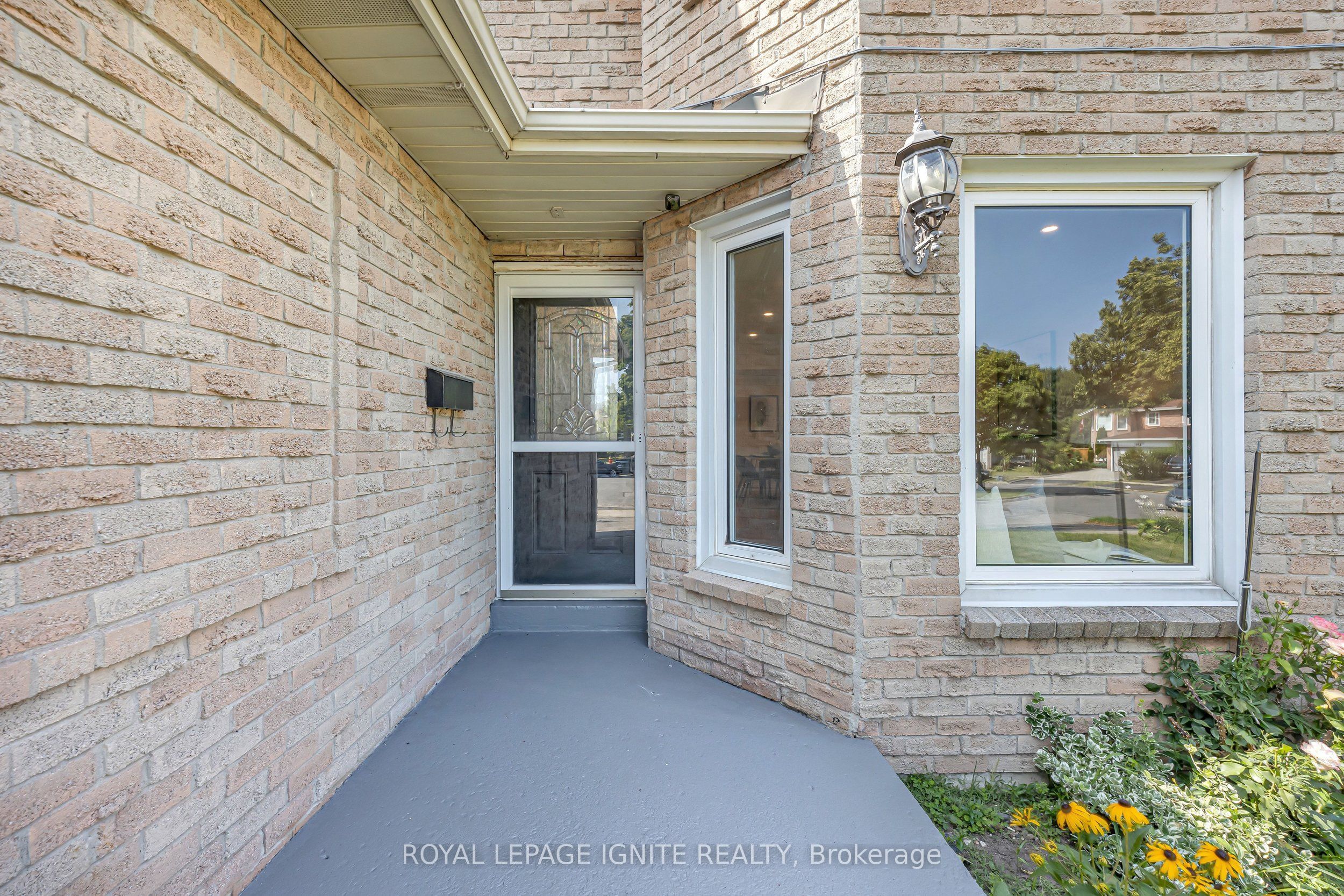 39 Saddleback Court, Toronto, ON M1B 2M3 photo 3