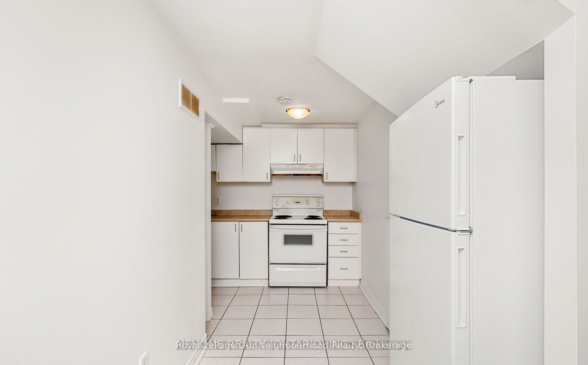 14 Tarsus Crescent Bsmt 2, Toronto, ON M1C 3W7 photo 3