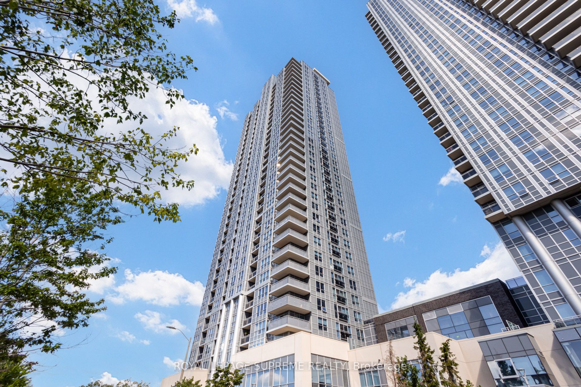 275 Village Green Square 1920, Toronto, ON M1S 0L8