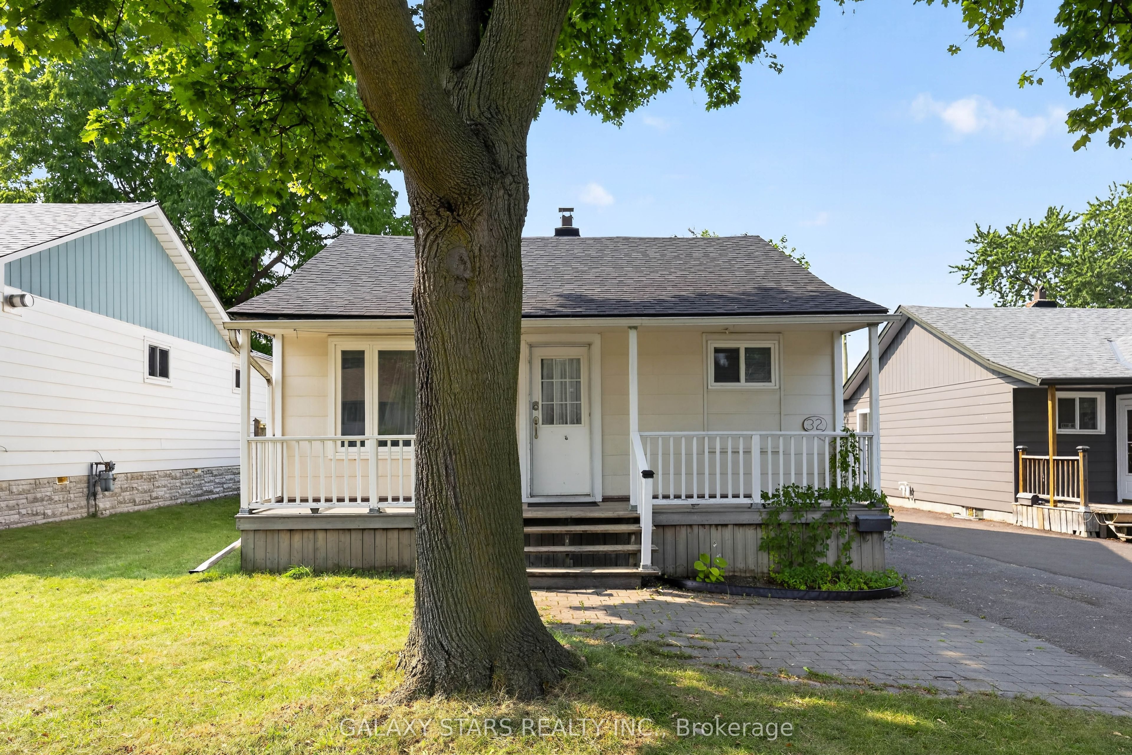 32 Beech Street, Ajax, ON L1S 1W1 photo 2