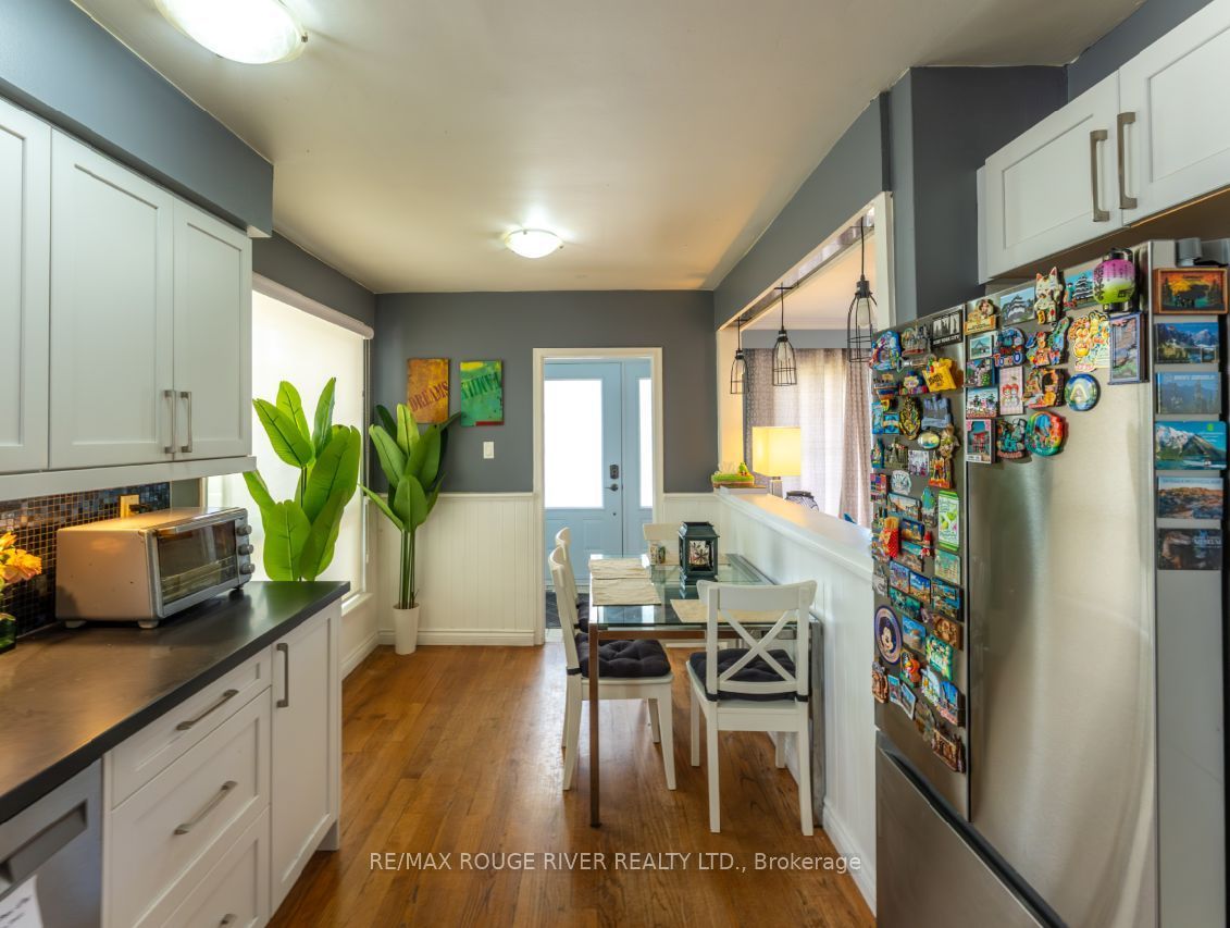 5 Pixley Crescent, Toronto, ON M1E 3G5 photo 2