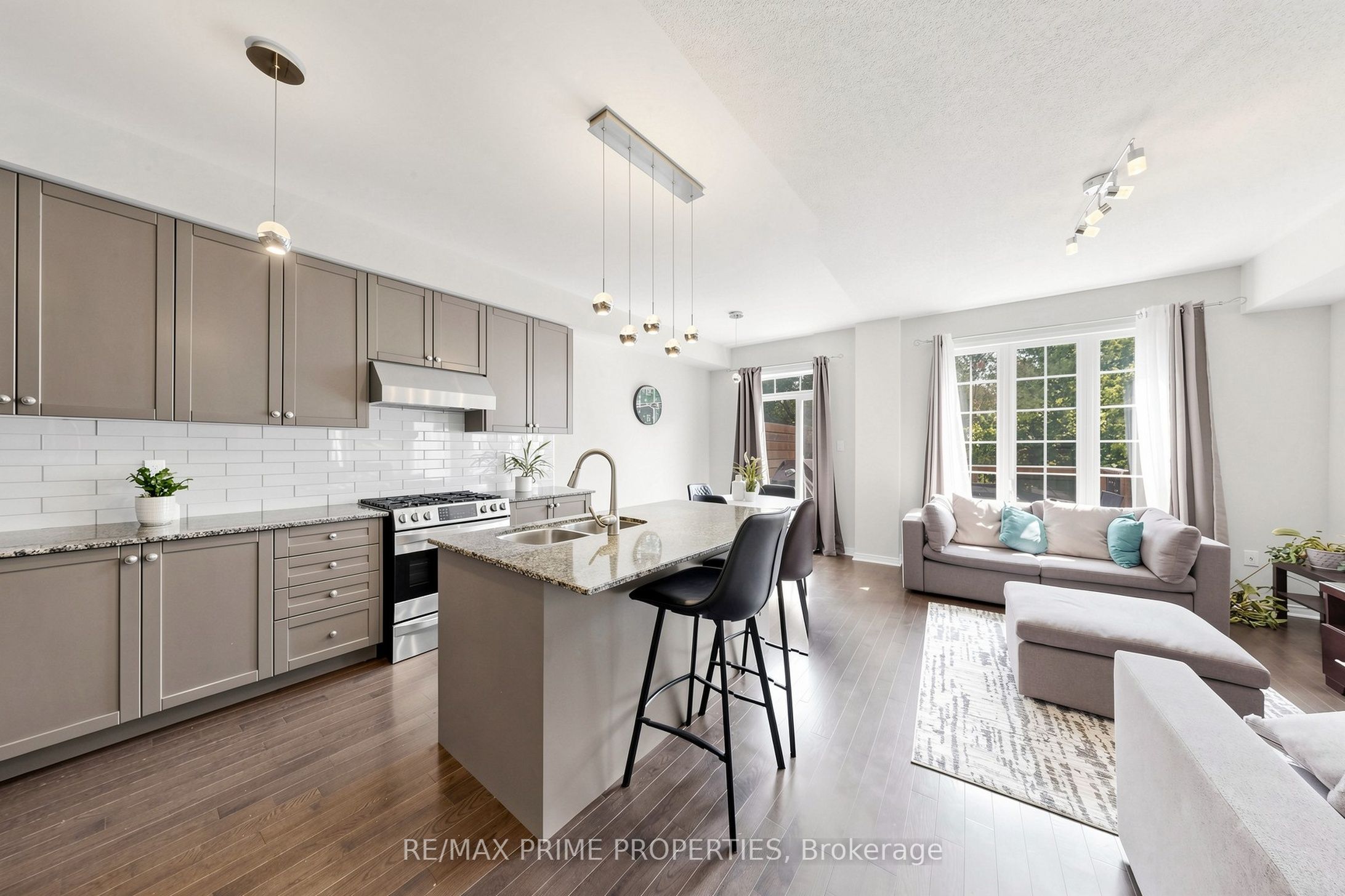 11 Keenlyside Lane, Ajax, ON L1T 0N4 photo 4