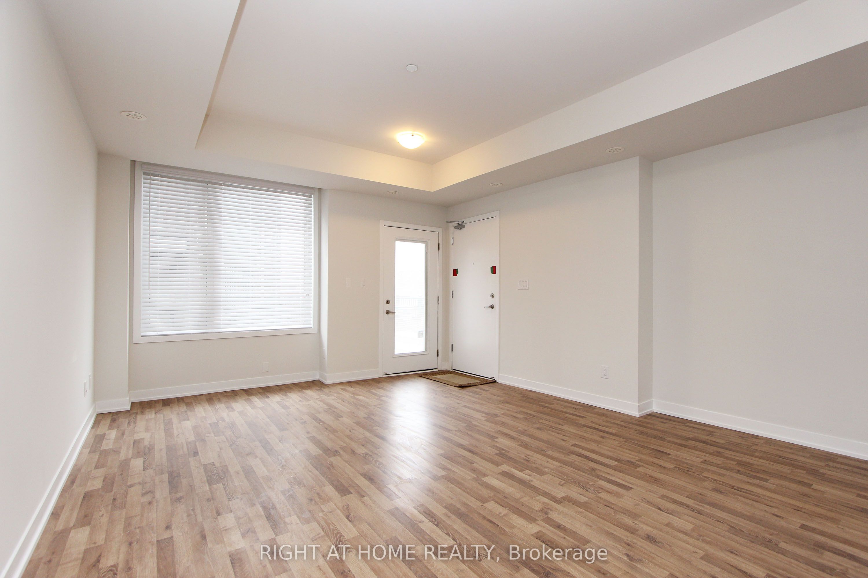 1460 Whites Road 405, Pickering, ON L1V 1R4 photo 5
