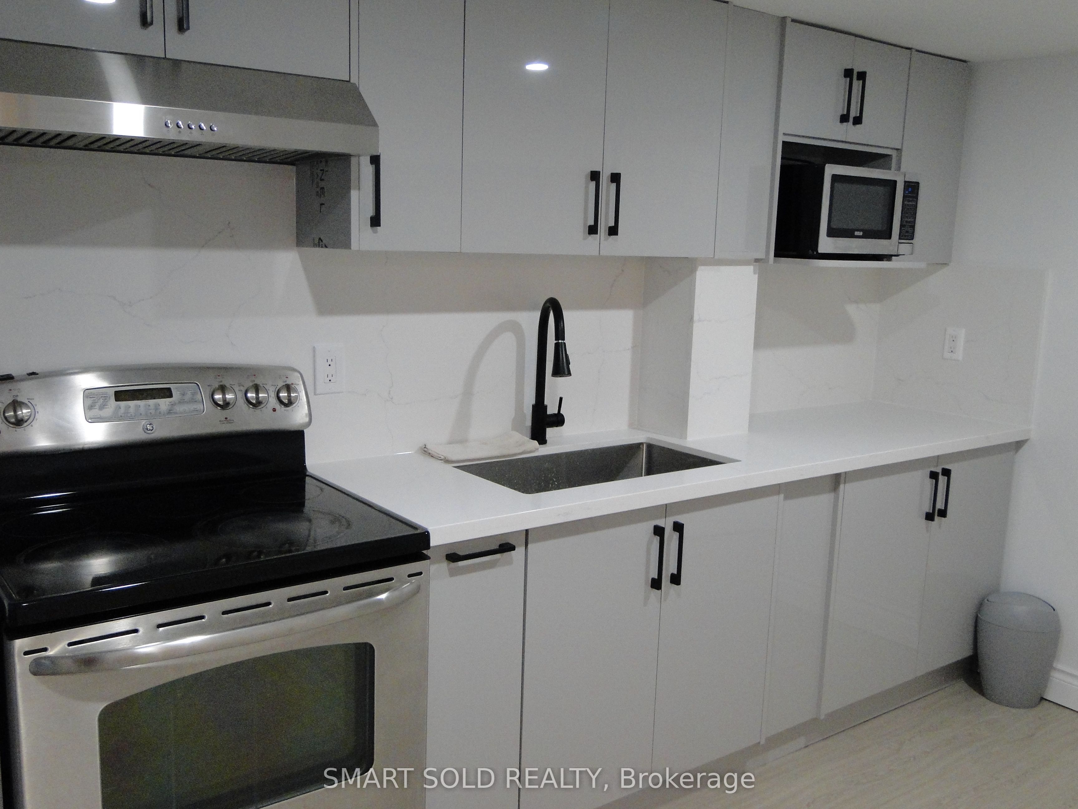 54 Muirlands Drive Basement, Toronto, ON M1V 2B4 photo 2