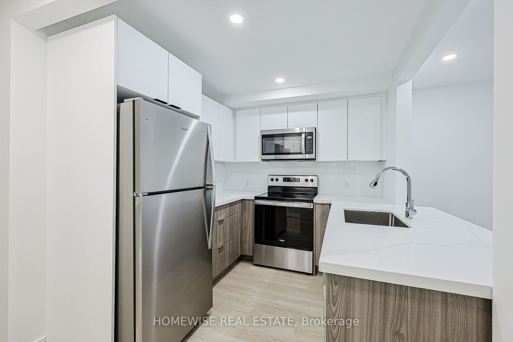 100 Liberty Street N 8A, Clarington, ON L1C 2M1 photo 3