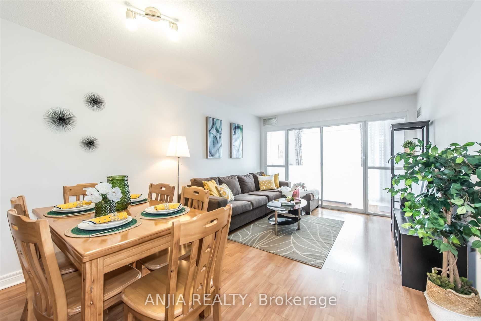 70 Town Centre Court 1203, Toronto, ON M1P 0B2 photo 3