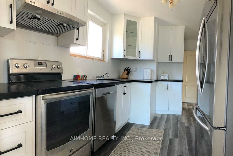58 Newlands Avenue, Toronto, ON M1L 1R9 photo 2