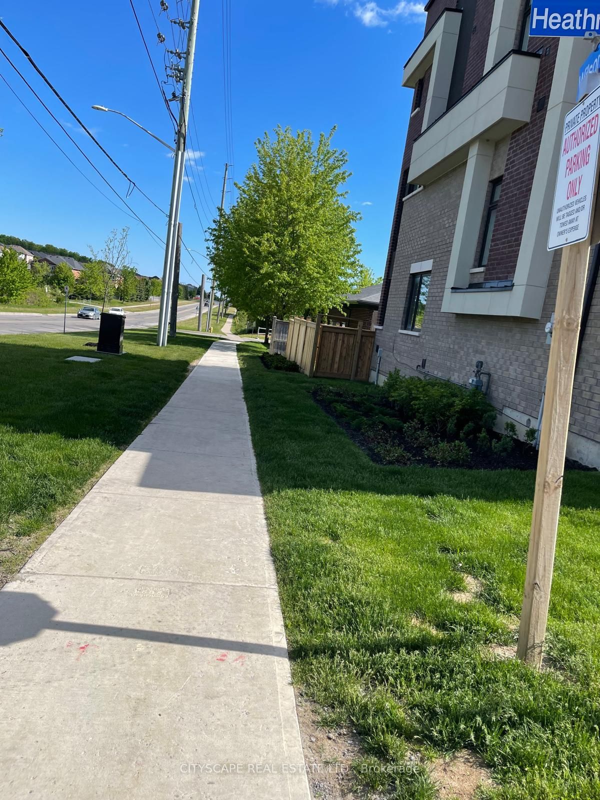 801 Heathrow Path N, Oshawa, ON L1H 7K5 photo 3