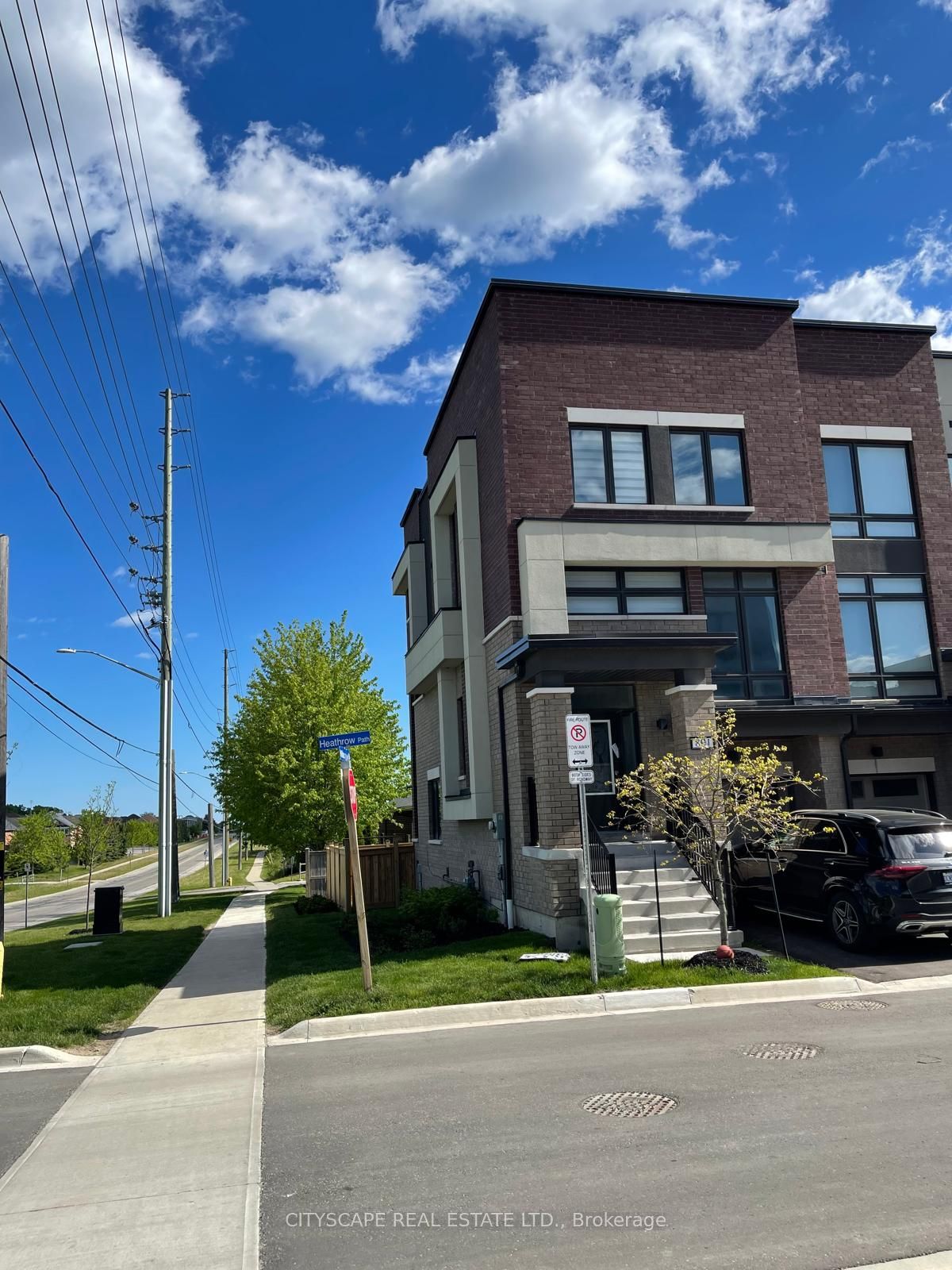 801 Heathrow Path N, Oshawa, ON L1H 7K5 photo 5