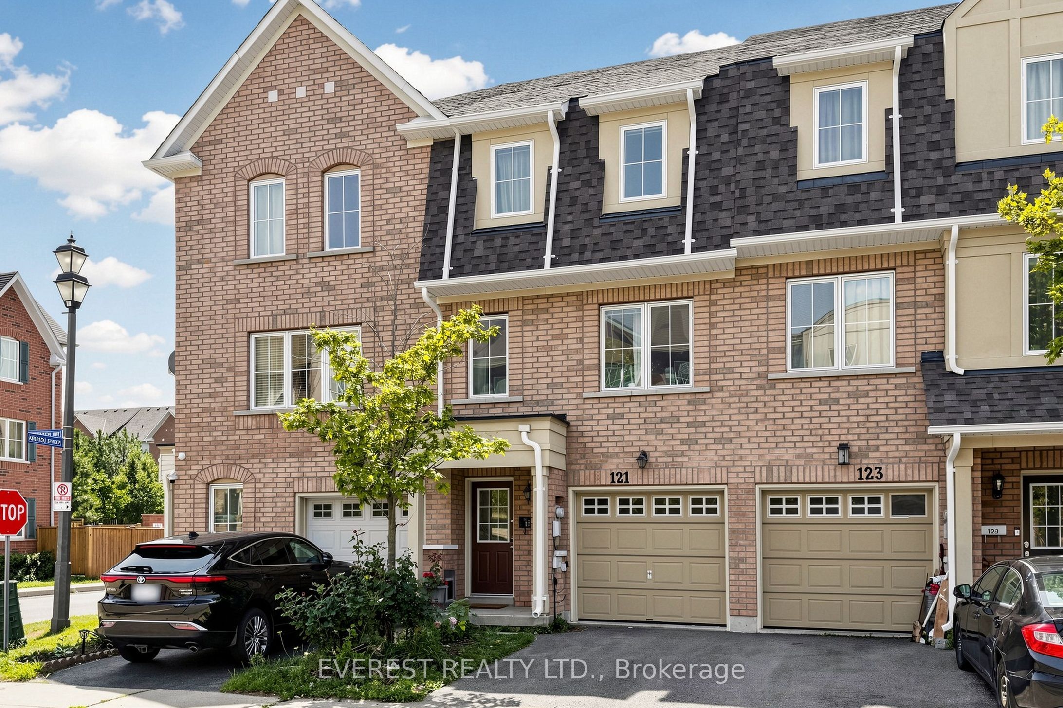 121 Jenkinson Way, Toronto, ON M1P 5H5 photo 2