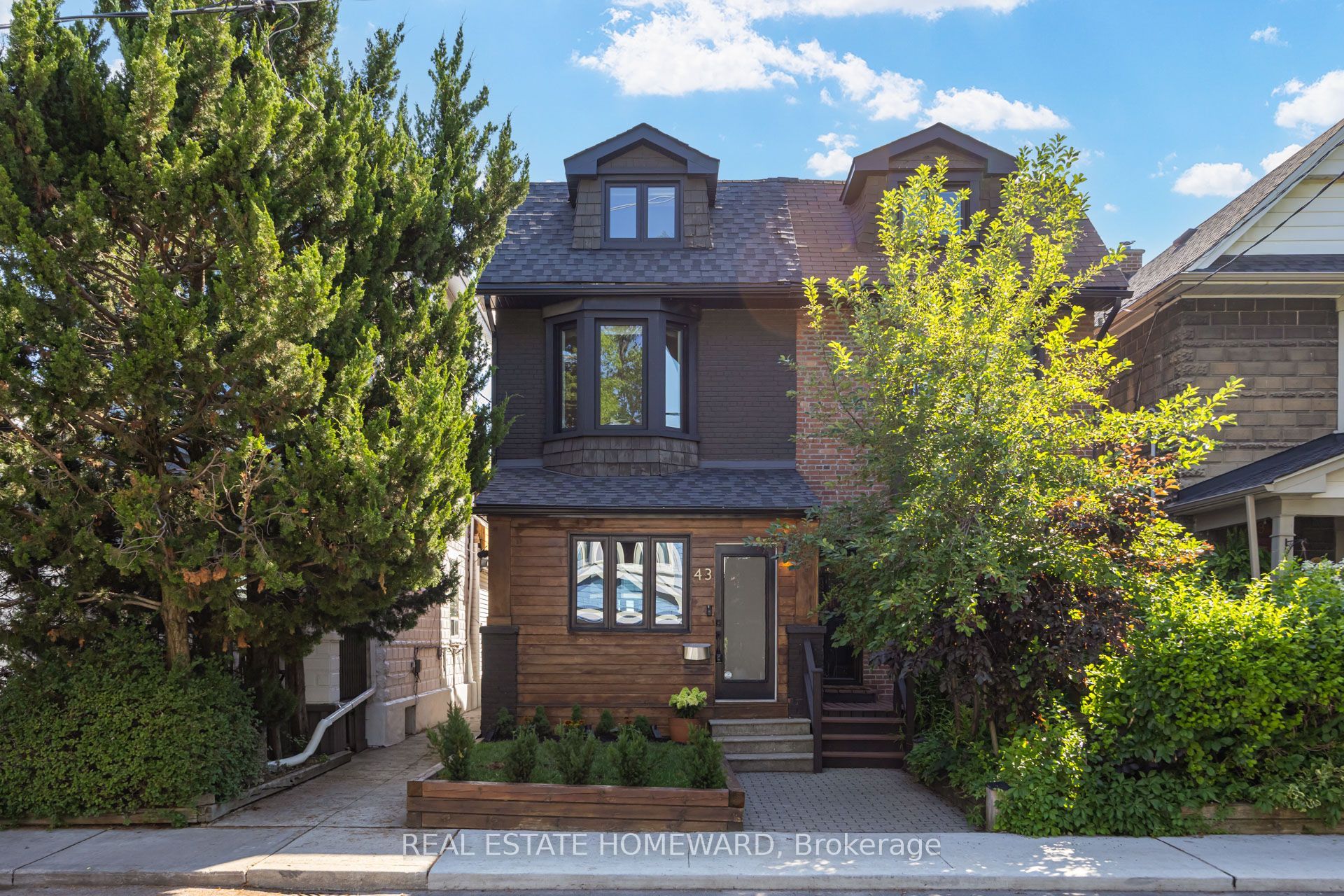 43 Amroth Avenue, Toronto, ON M4C 4H3 photo 2