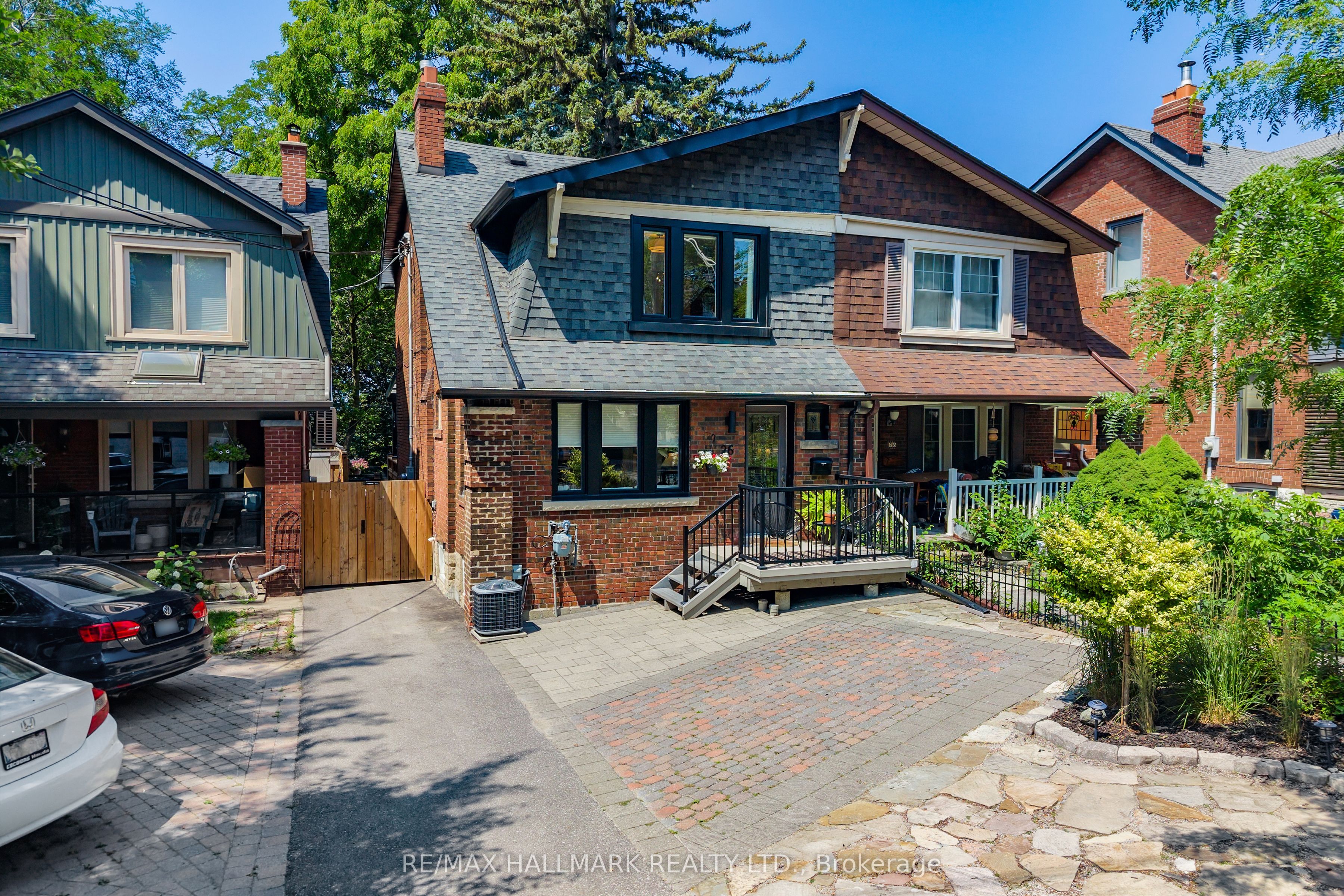 26 Main Street, Toronto, ON M4E 2V4